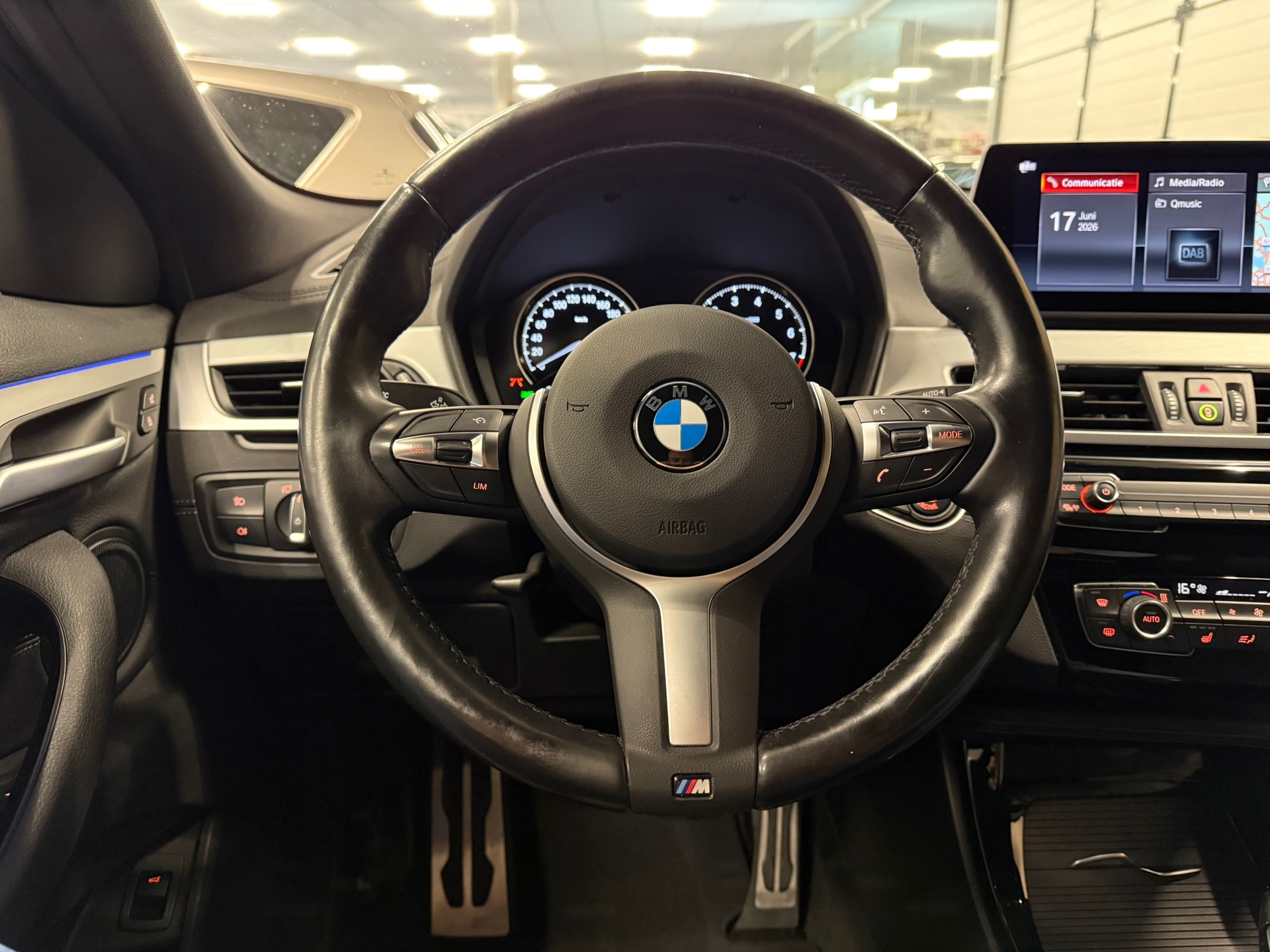 https://www.autokooy.nl//xml/images/54425209-15.JPG