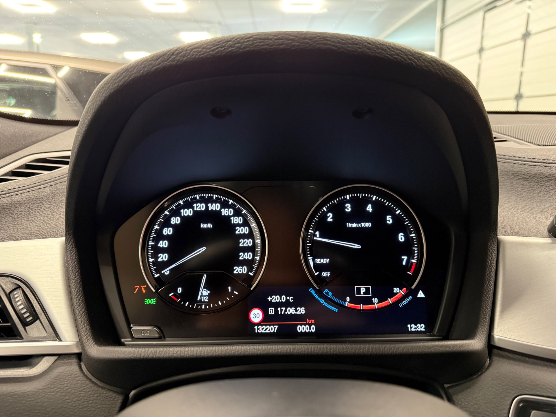 https://www.autokooy.nl//xml/images/54425209-16.JPG