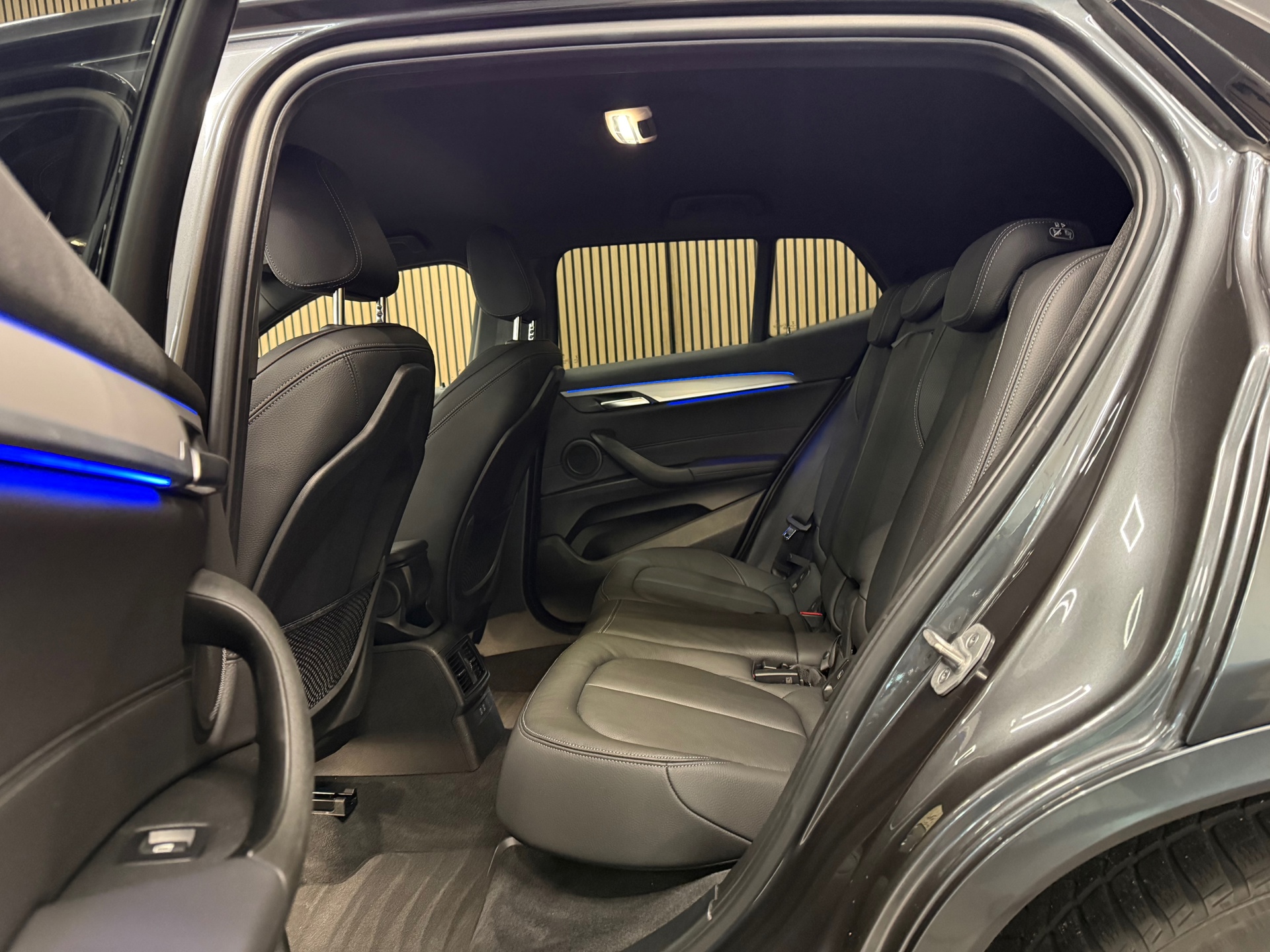 https://www.autokooy.nl//xml/images/54425209-24.JPG