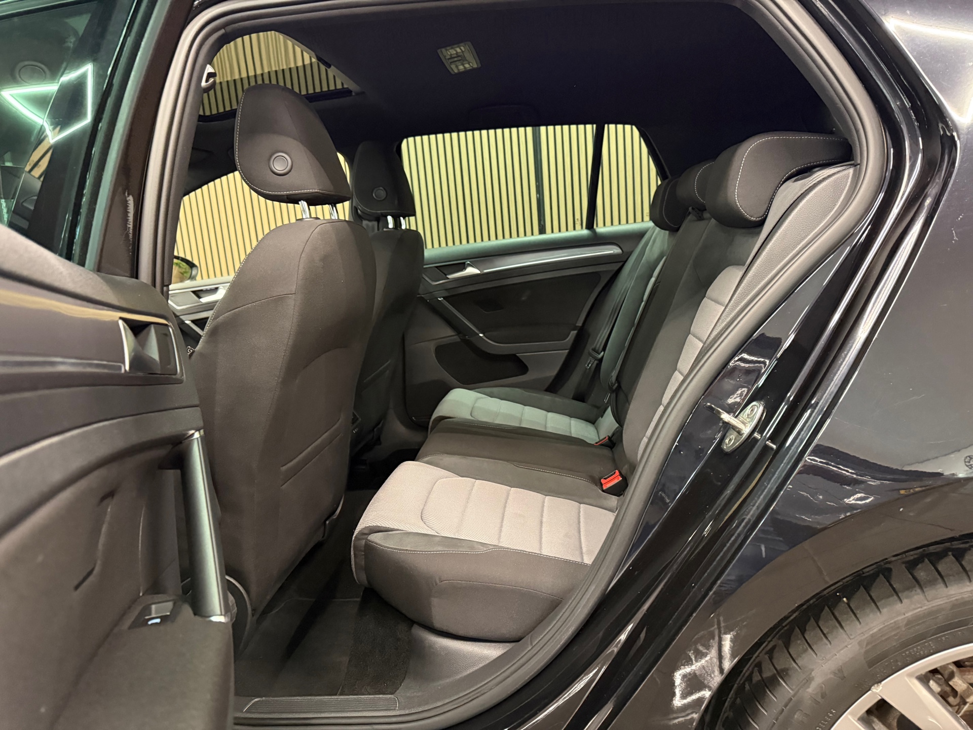 https://www.autokooy.nl//xml/images/54425277-21.JPG
