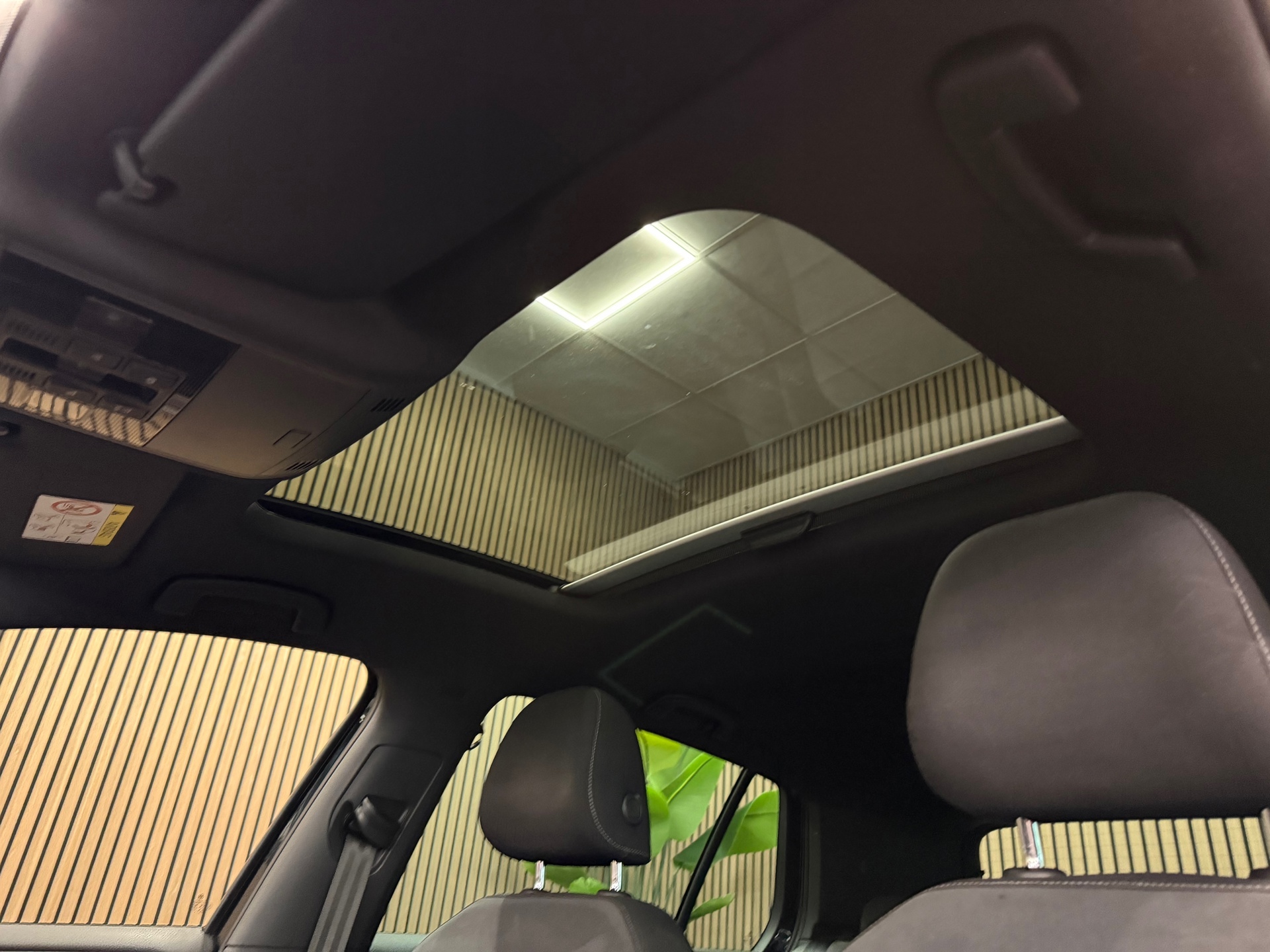 https://www.autokooy.nl//xml/images/54425277-22.JPG