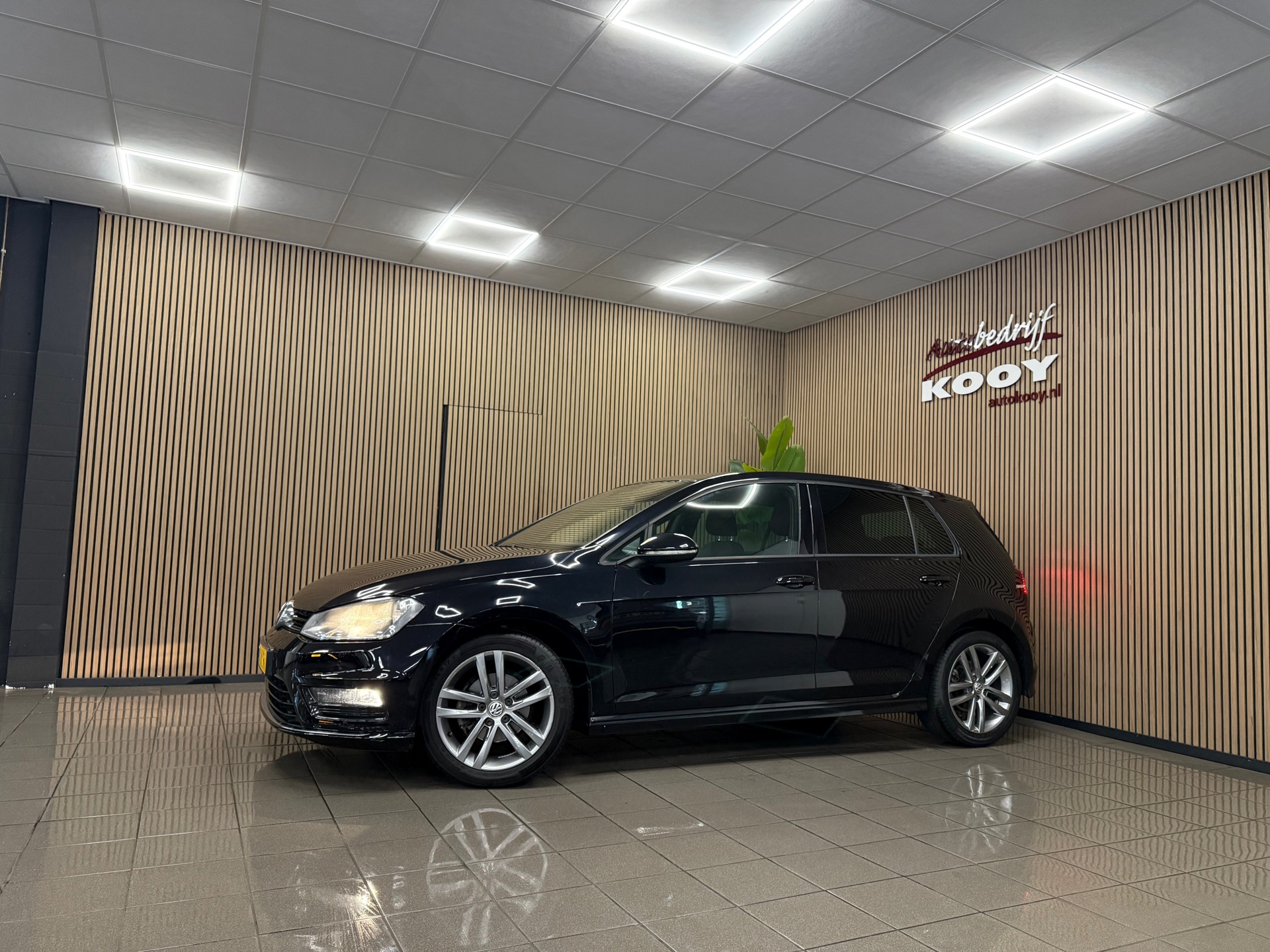 https://www.autokooy.nl//xml/images/54425277-9.JPG