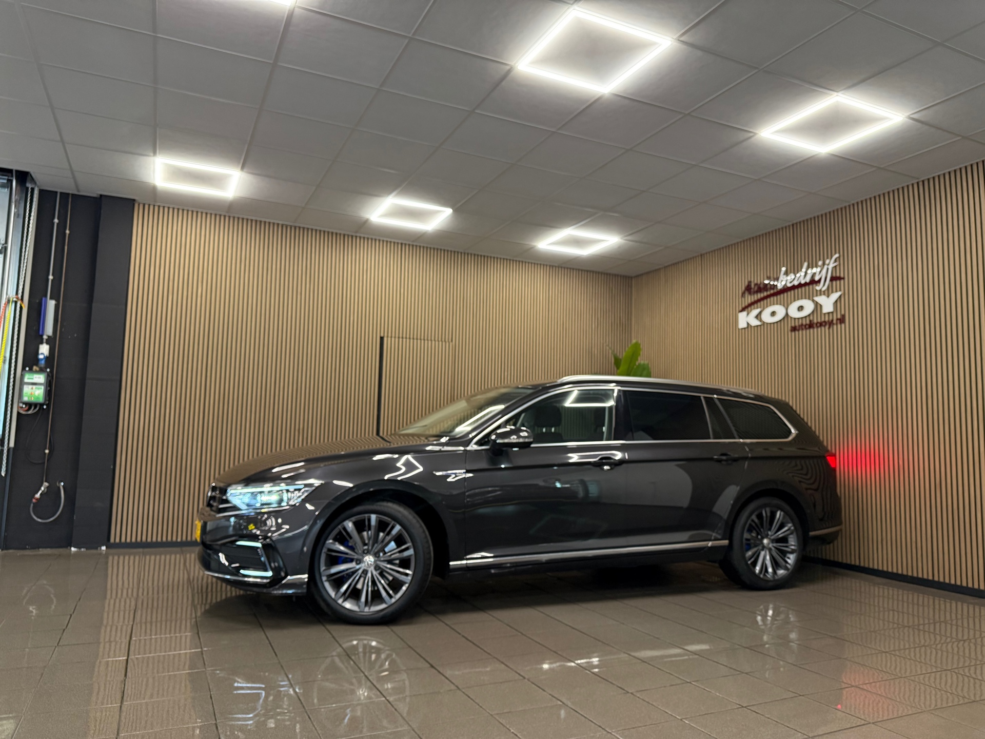 https://www.autokooy.nl//xml/images/54425358-10.JPG