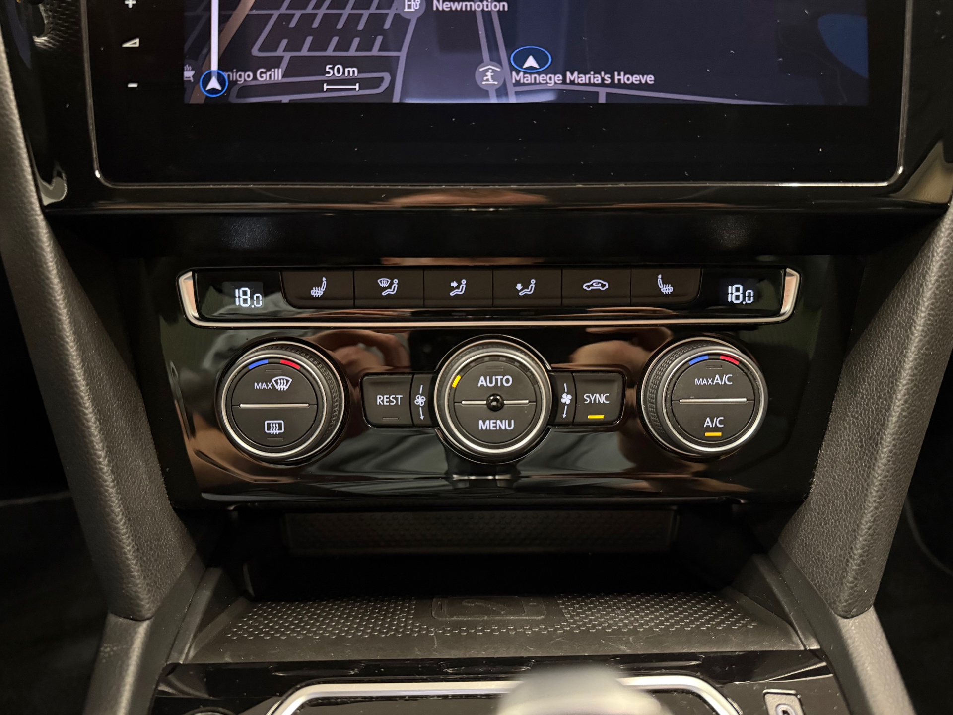 https://www.autokooy.nl//xml/images/54425358-19.JPG