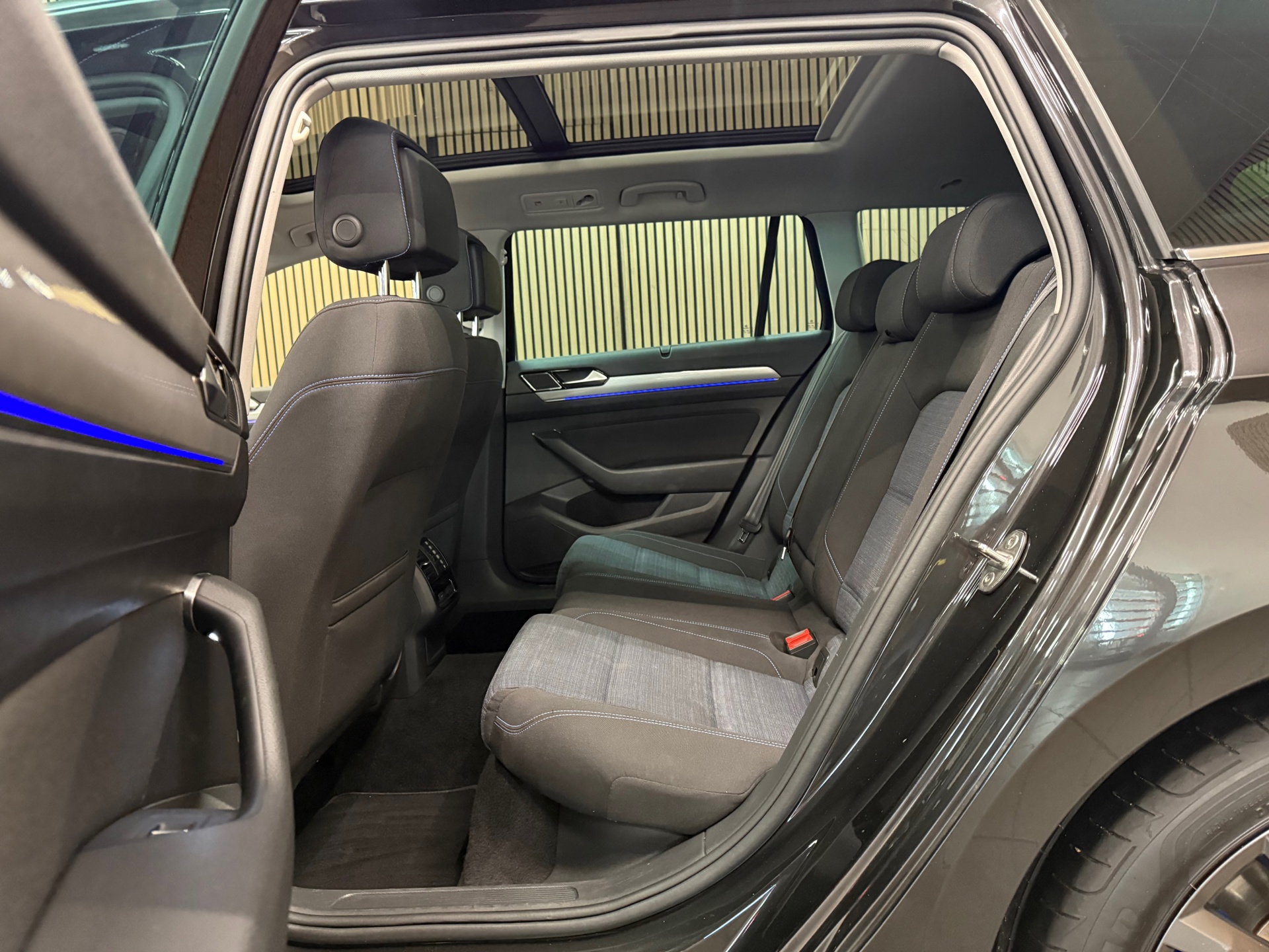 https://www.autokooy.nl//xml/images/54425358-21.JPG