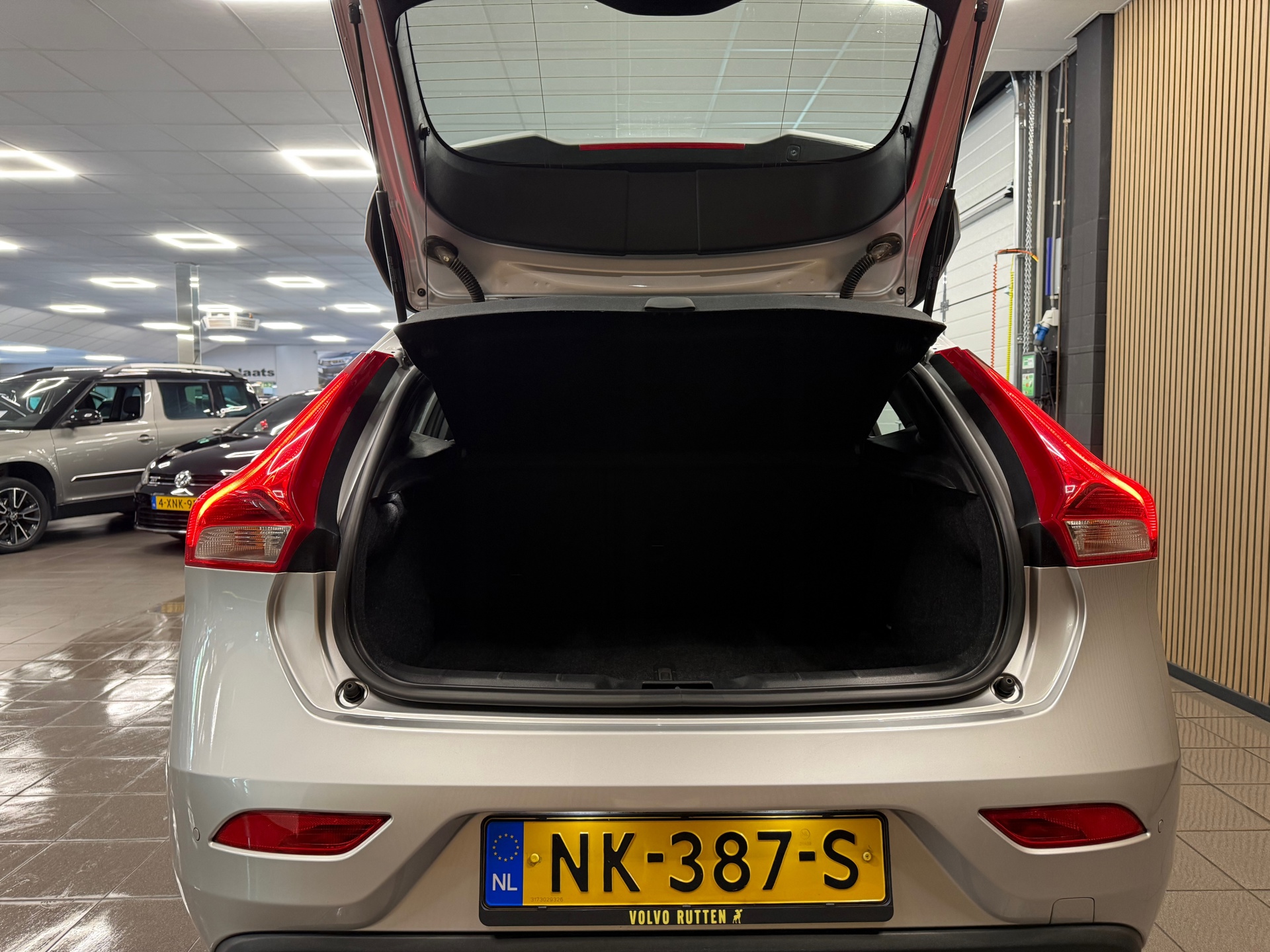 https://www.autokooy.nl//xml/images/54525143-5.JPG