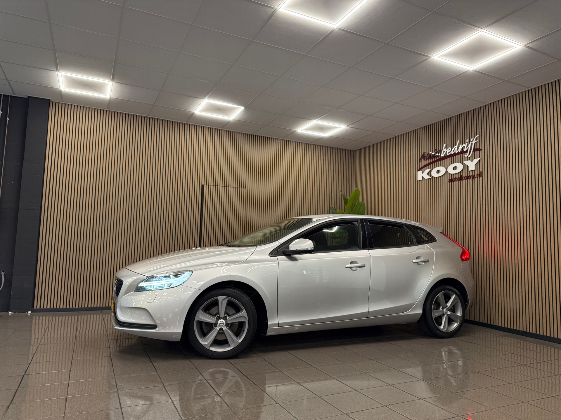https://www.autokooy.nl//xml/images/54525143-9.JPG