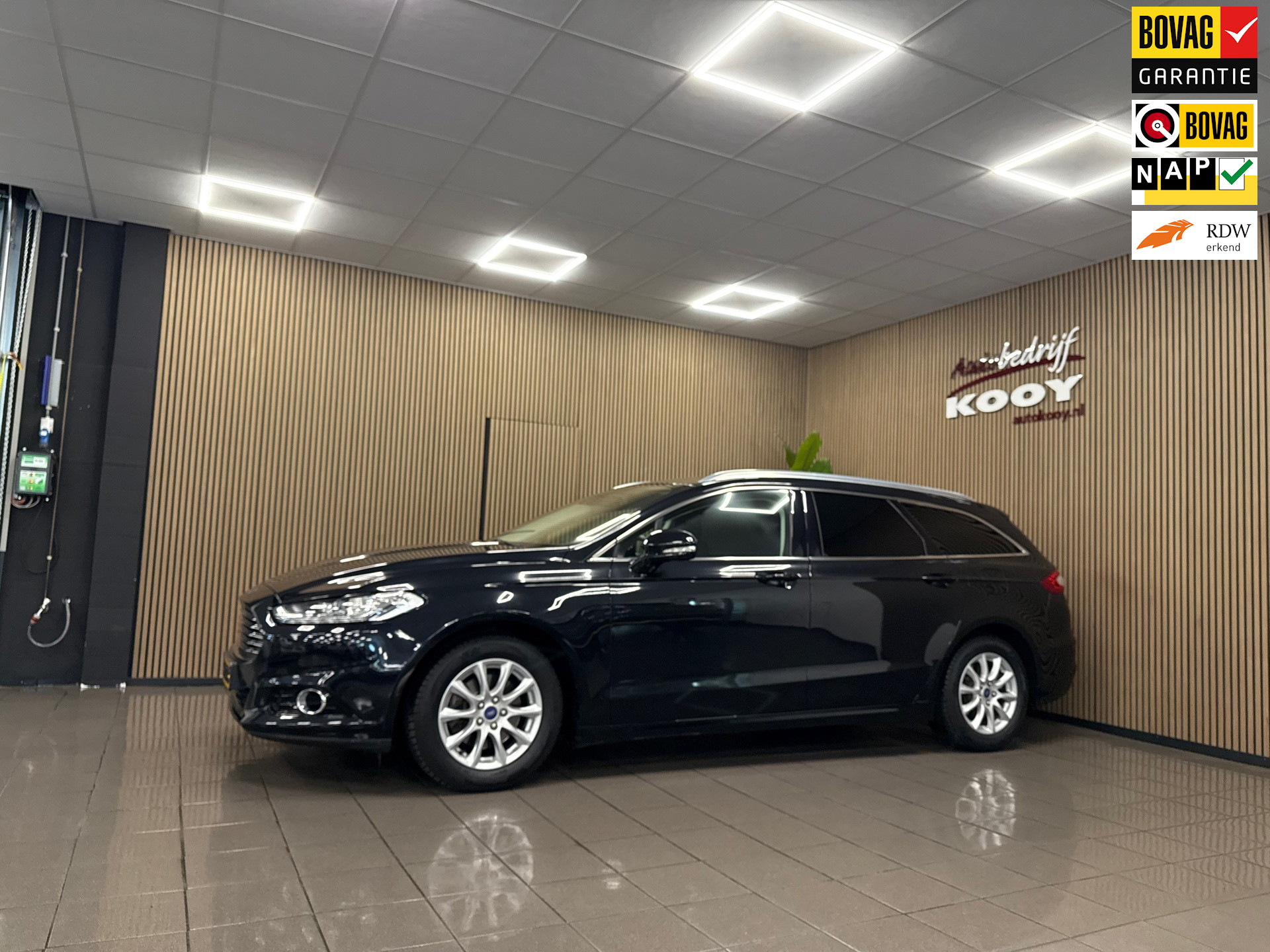 Ford Mondeo Wagon 1.5 Titanium * Trekhaak / Navigatie / Parkeersensoren / Cruise control / NL Auto *