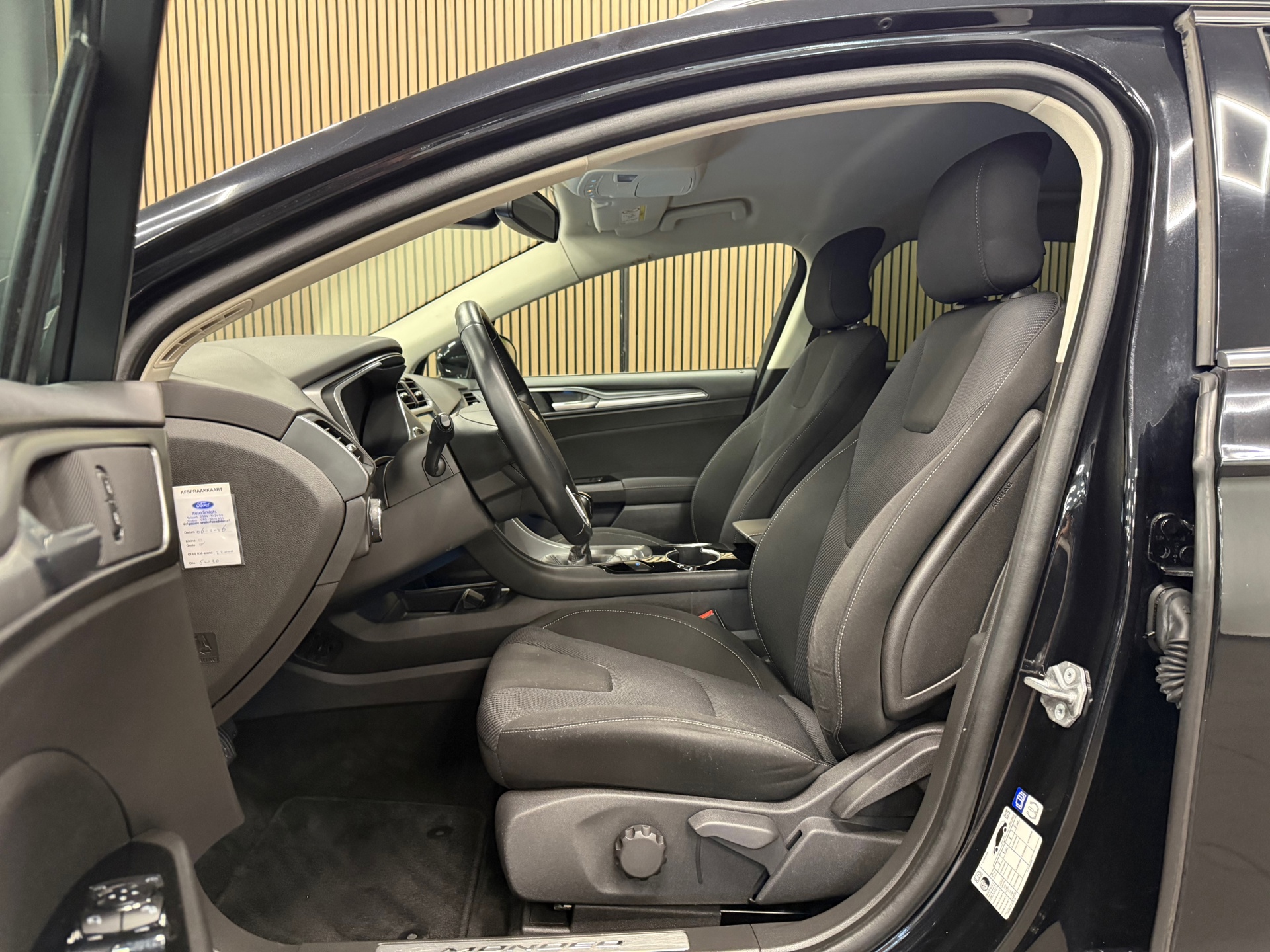 https://www.autokooy.nl//xml/images/54525324-10.JPG