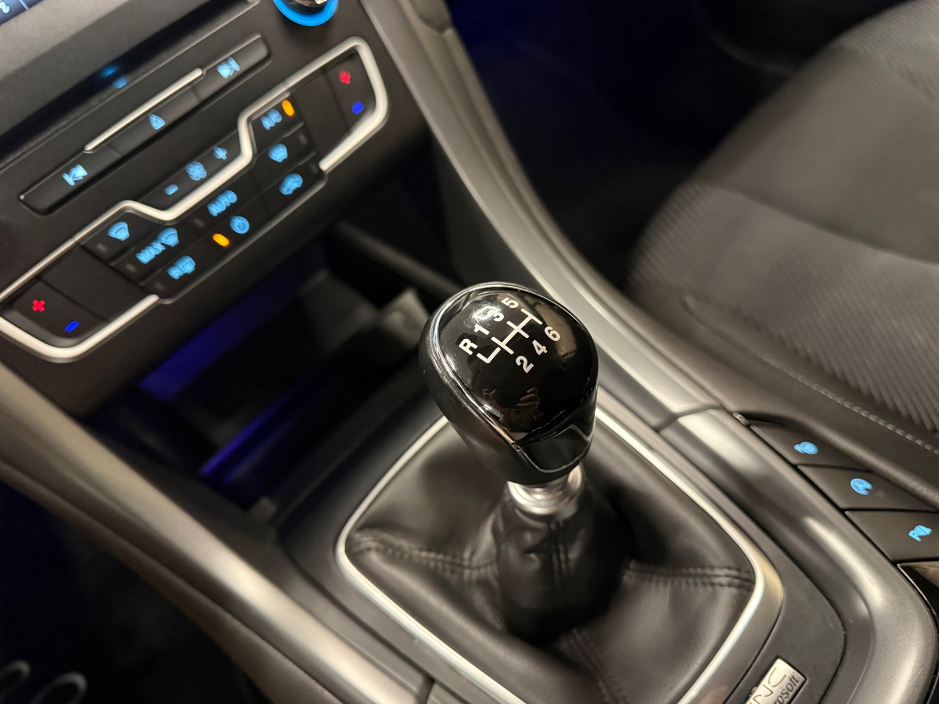 https://www.autokooy.nl//xml/images/54525324-17.JPG