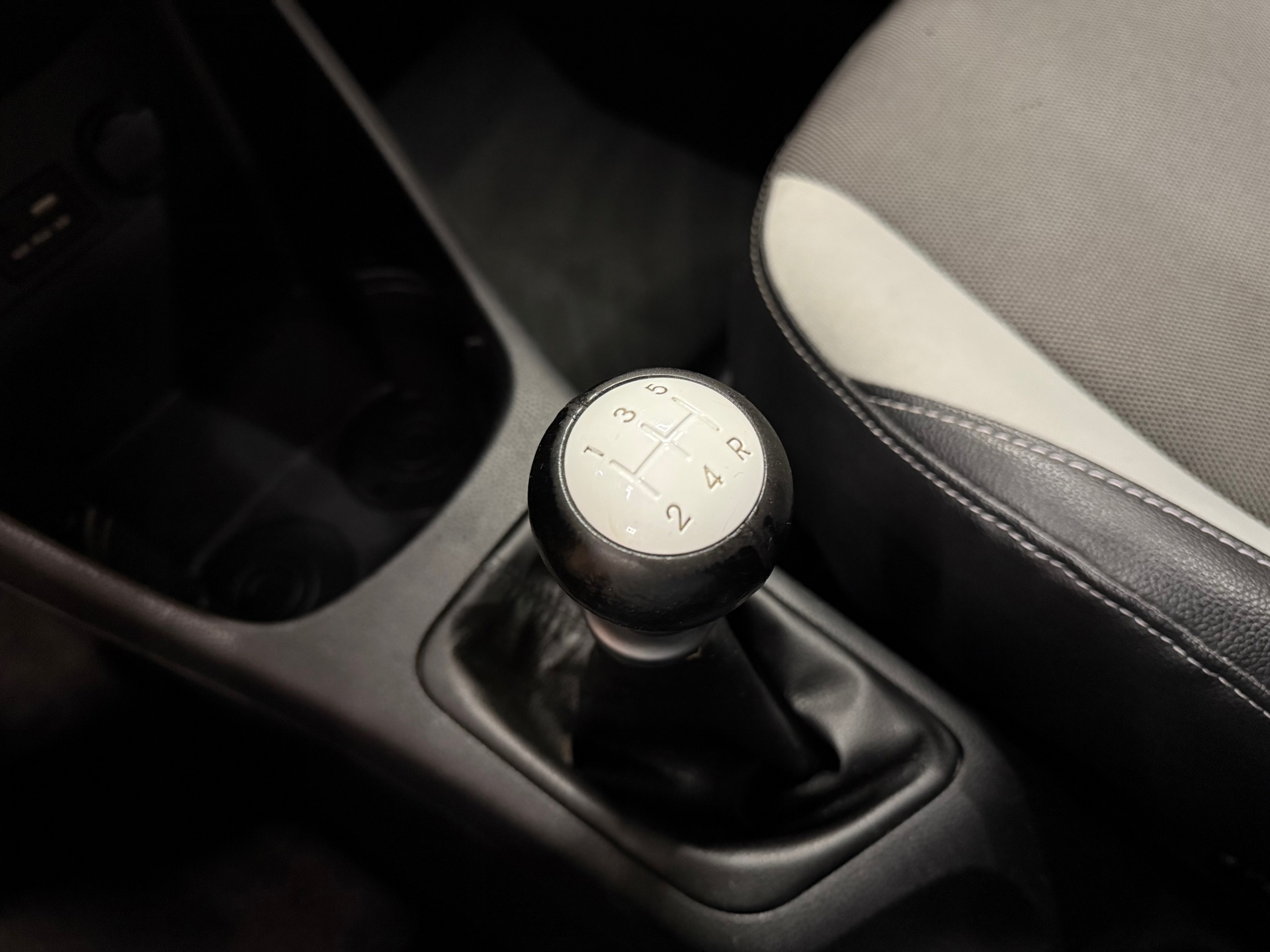 https://www.autokooy.nl//xml/images/54555035-19.JPG
