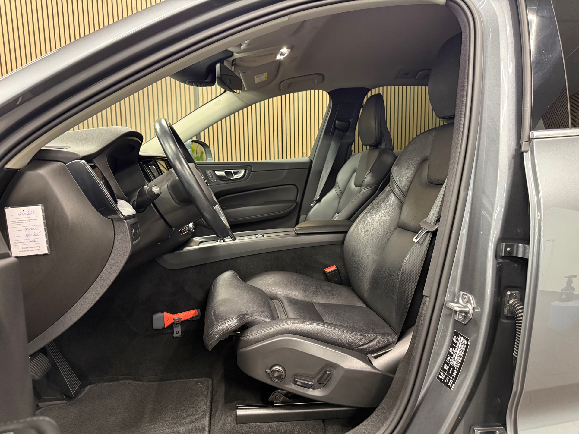 https://www.autokooy.nl//xml/images/54555089-14.JPG