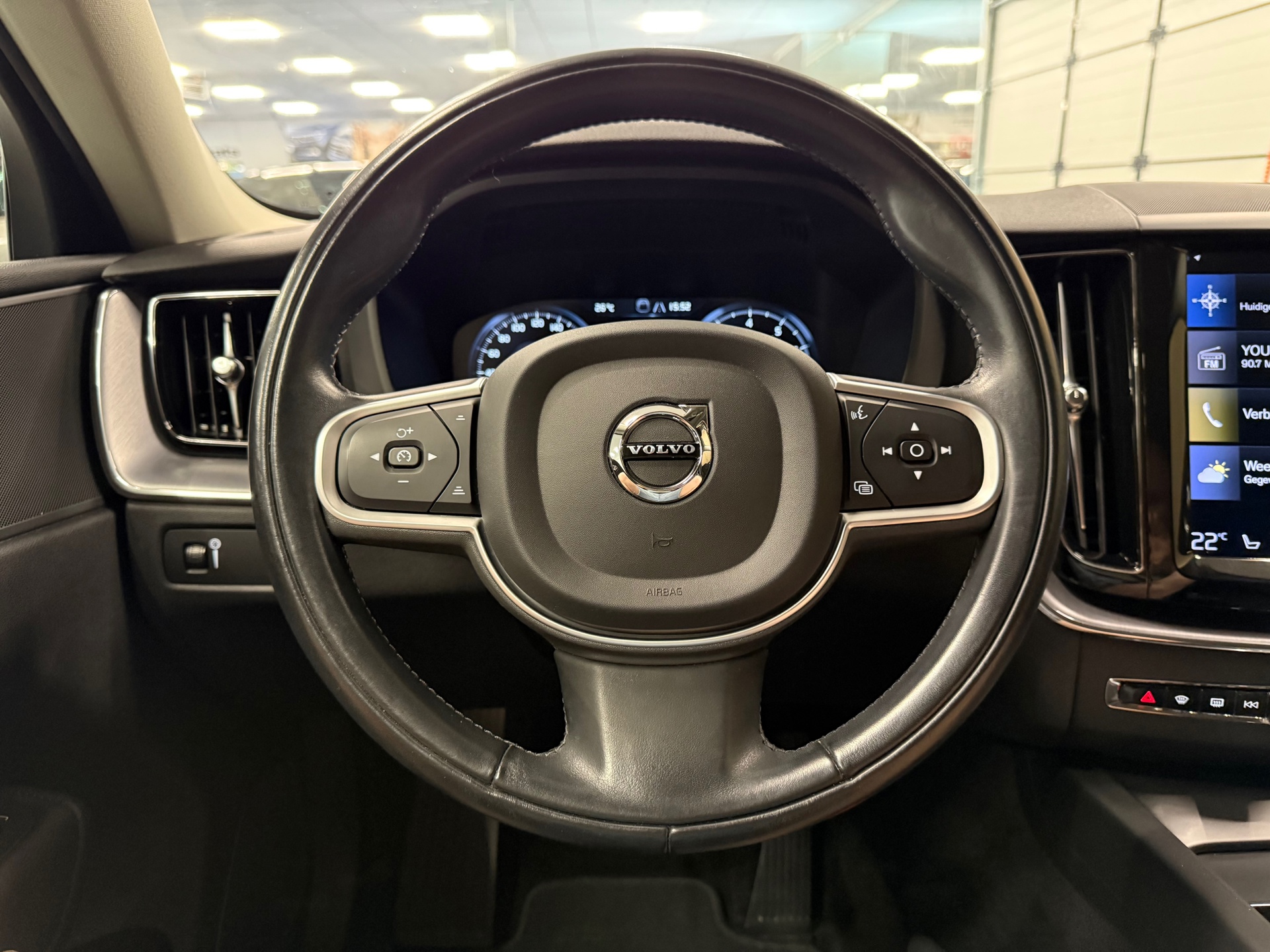 https://www.autokooy.nl//xml/images/54555089-15.JPG