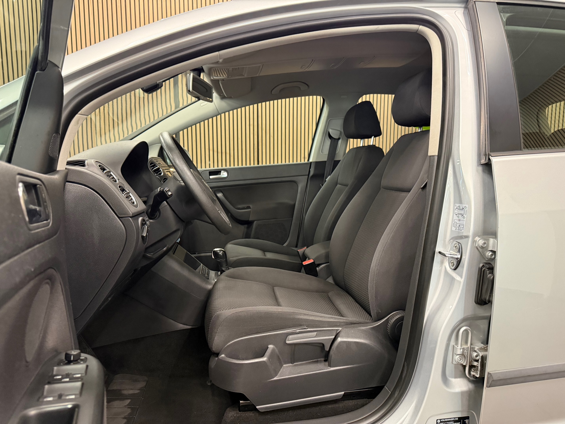 https://www.autokooy.nl//xml/images/54576735-11.JPG