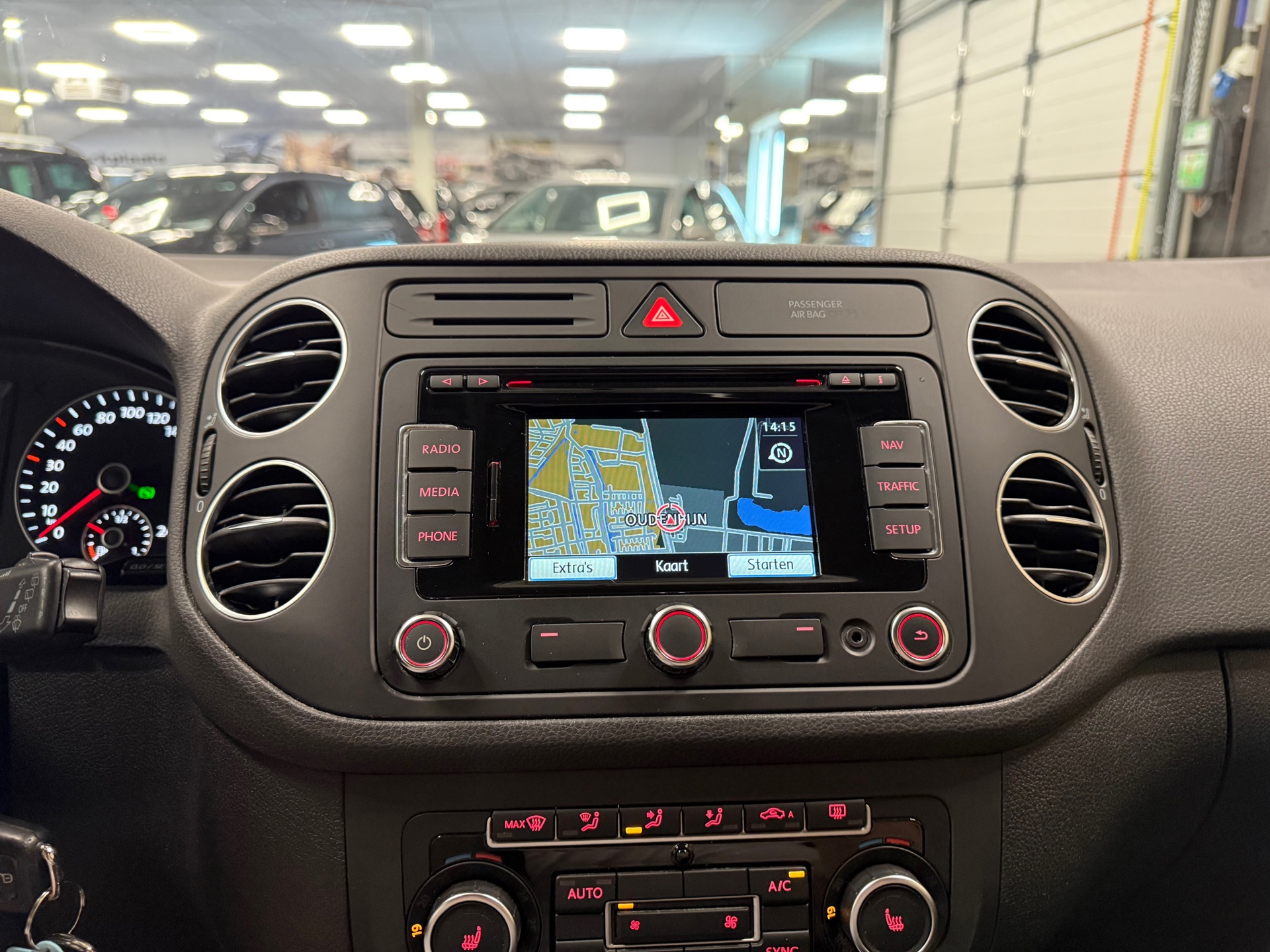 https://www.autokooy.nl//xml/images/54576735-18.JPG