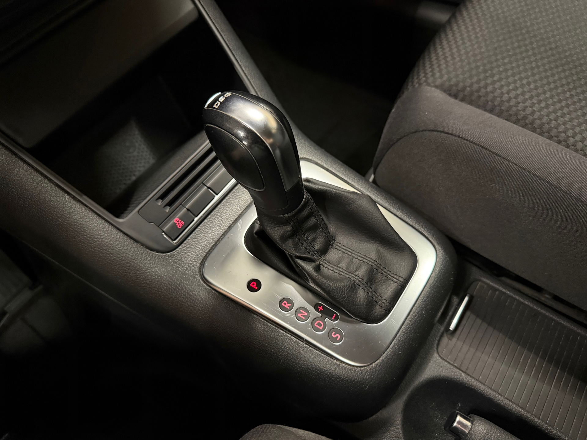https://www.autokooy.nl//xml/images/54576735-21.JPG