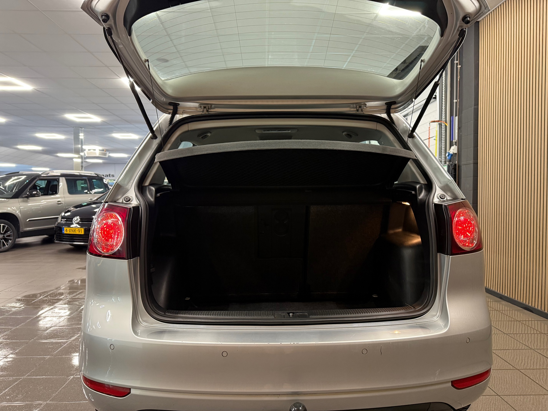 https://www.autokooy.nl//xml/images/54576735-5.JPG
