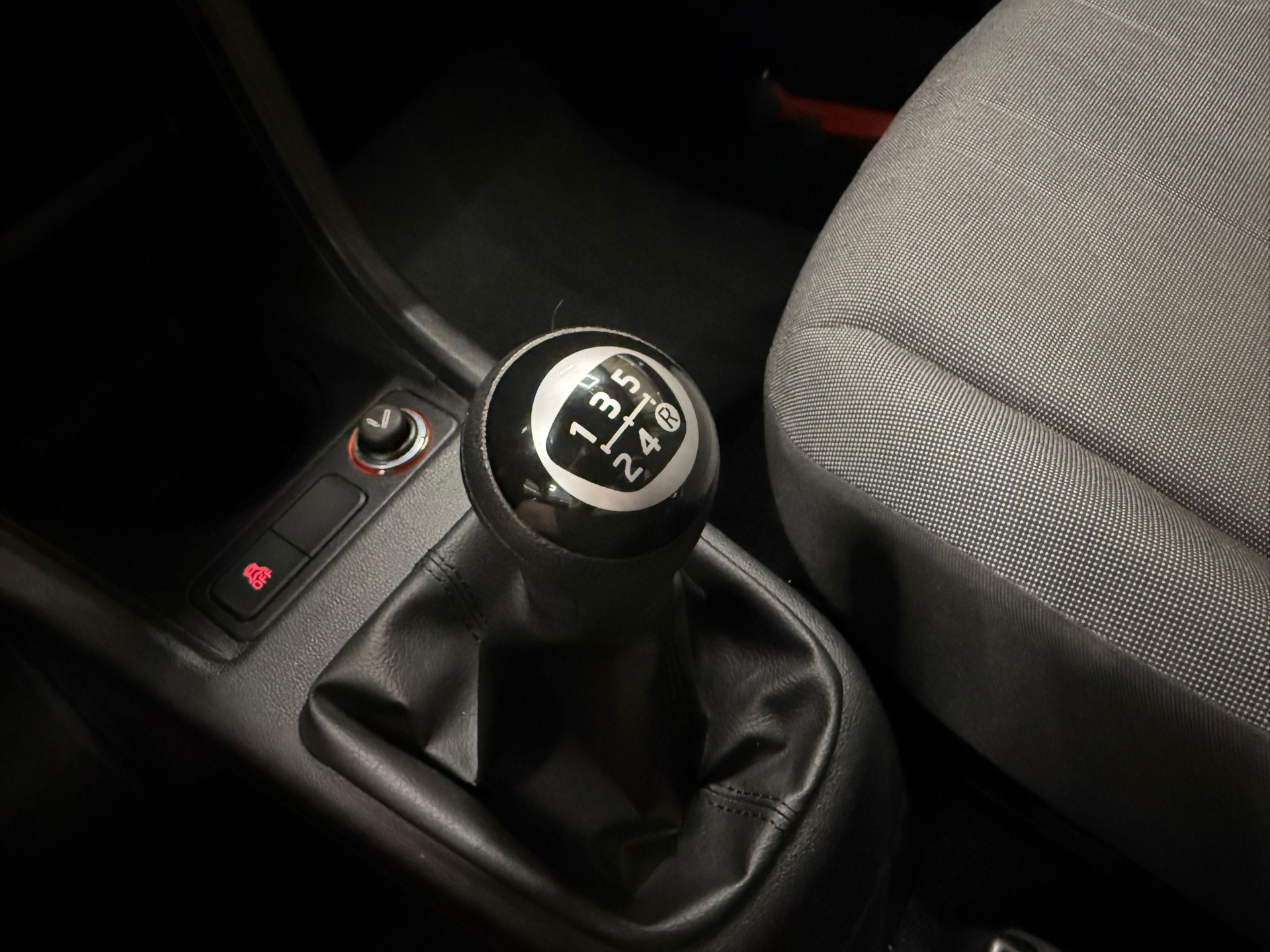 https://www.autokooy.nl//xml/images/54600691-19.JPG