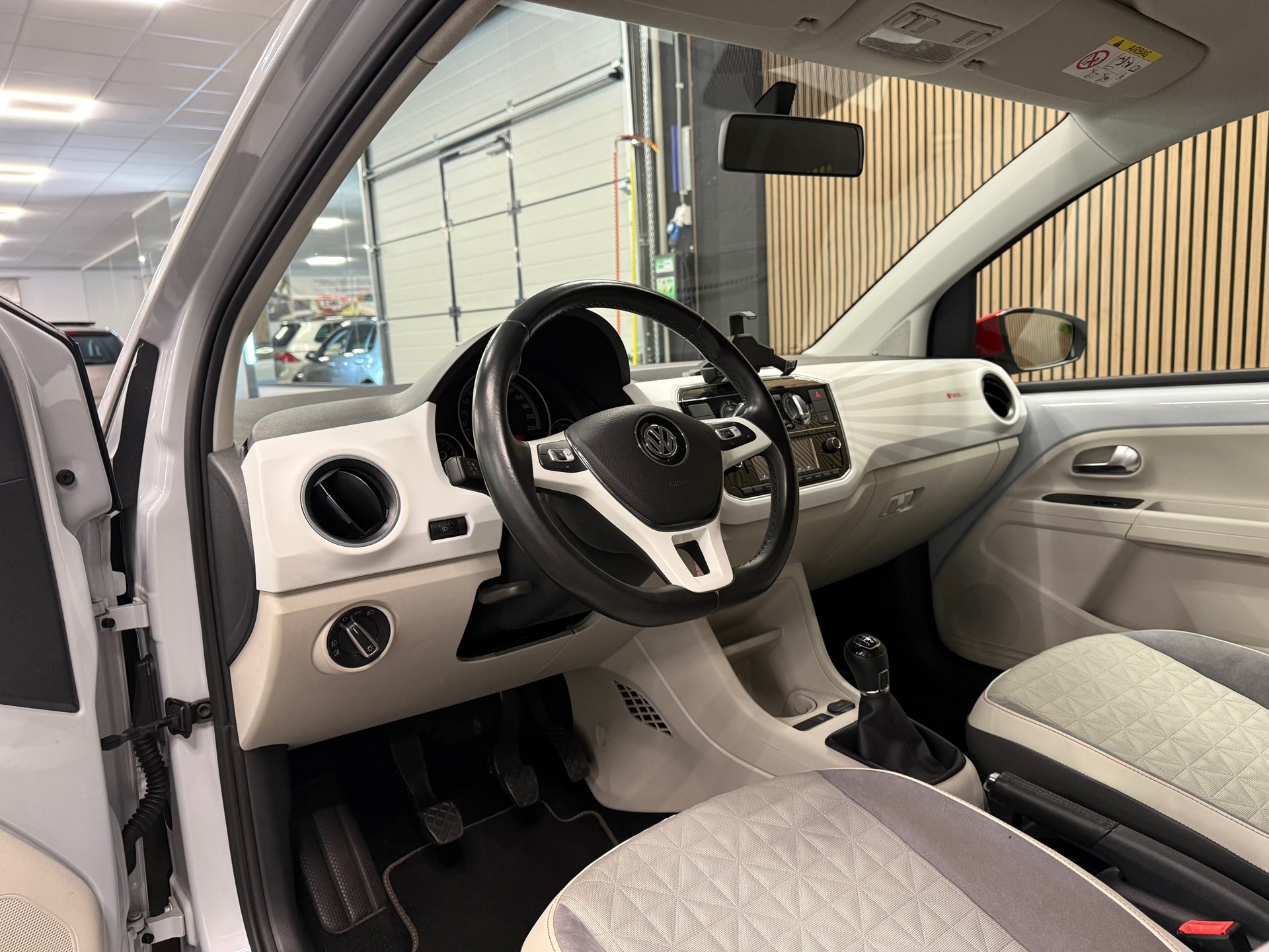 https://www.autokooy.nl//xml/images/54646081-12.JPG