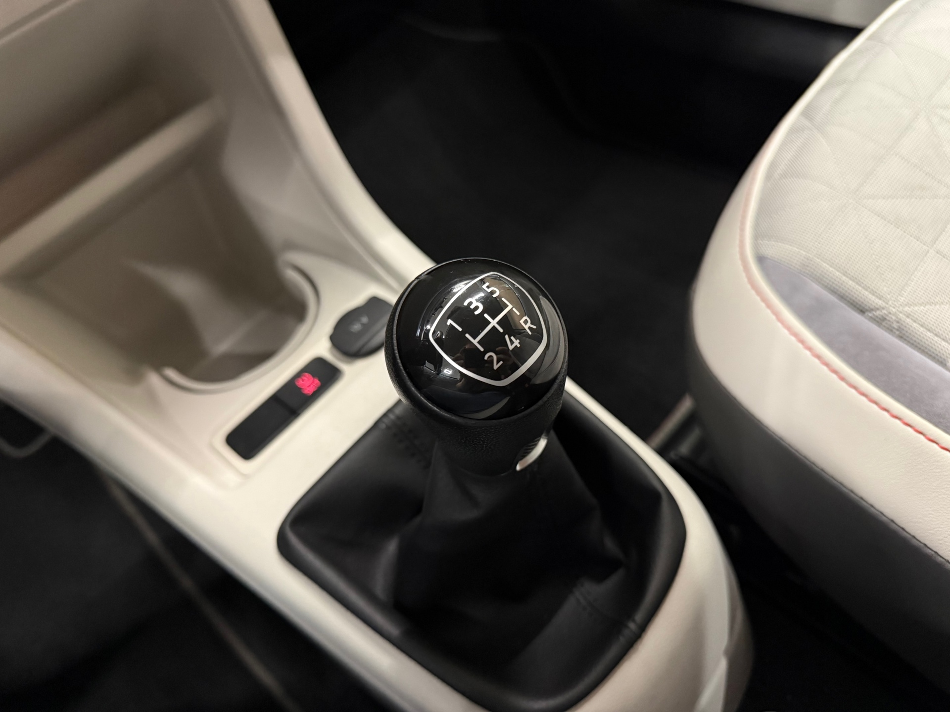 https://www.autokooy.nl//xml/images/54646081-16.JPG