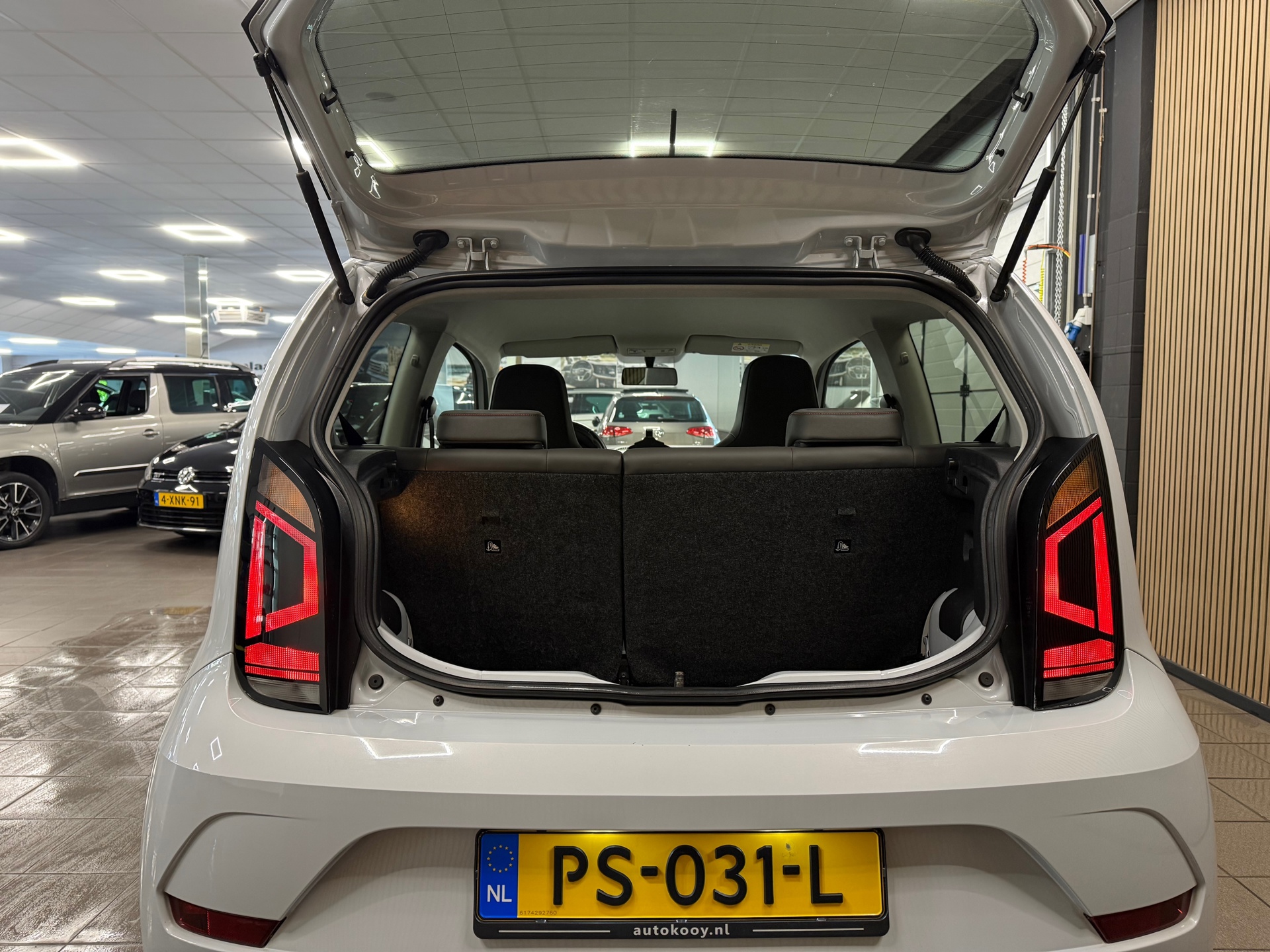 https://www.autokooy.nl//xml/images/54646081-5.JPG