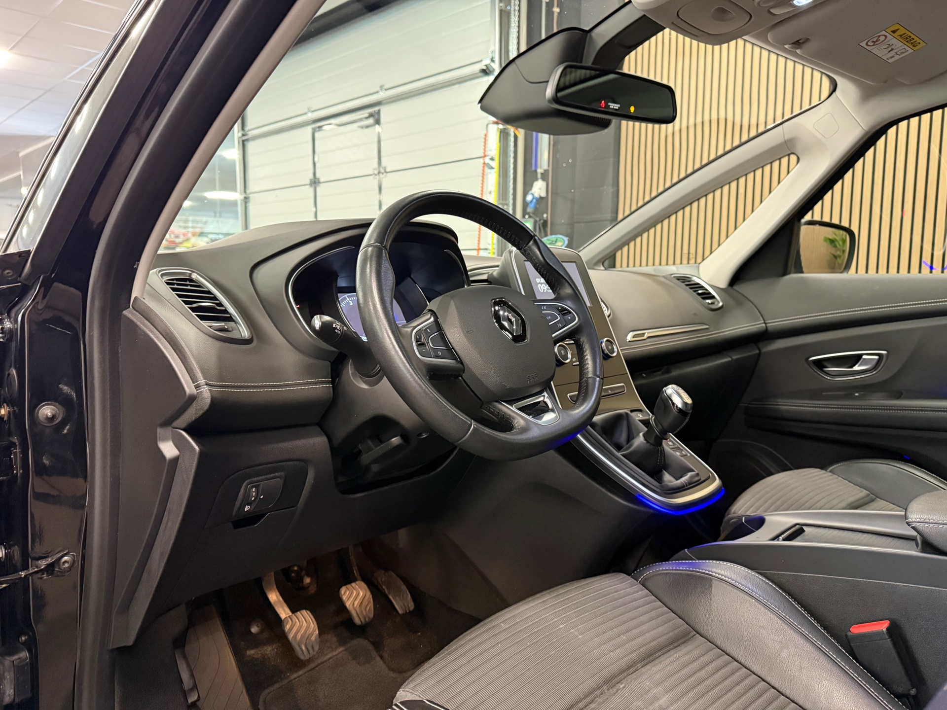 https://www.autokooy.nl//xml/images/54697303-12.JPG