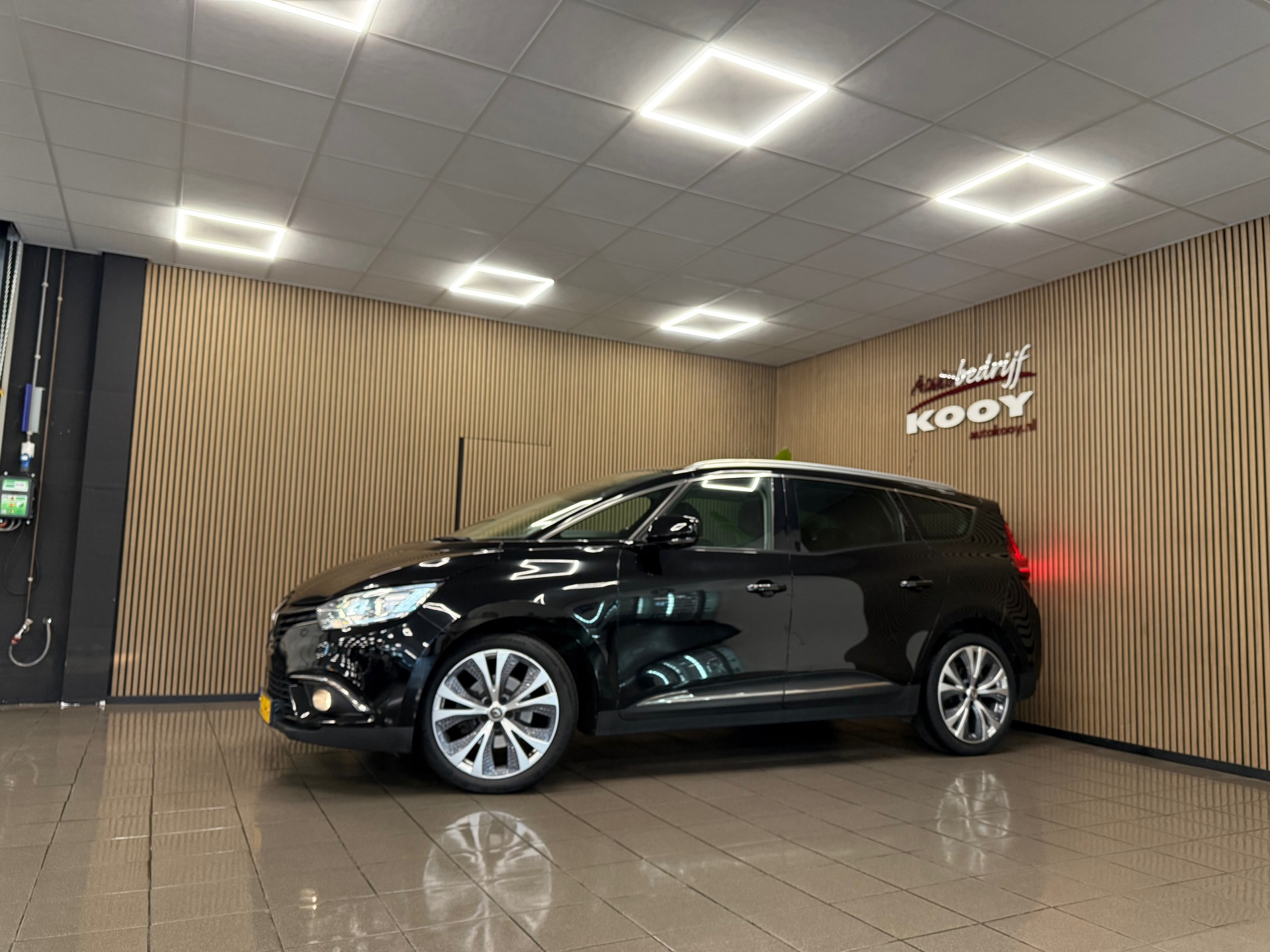 https://www.autokooy.nl//xml/images/54697303-9.JPG