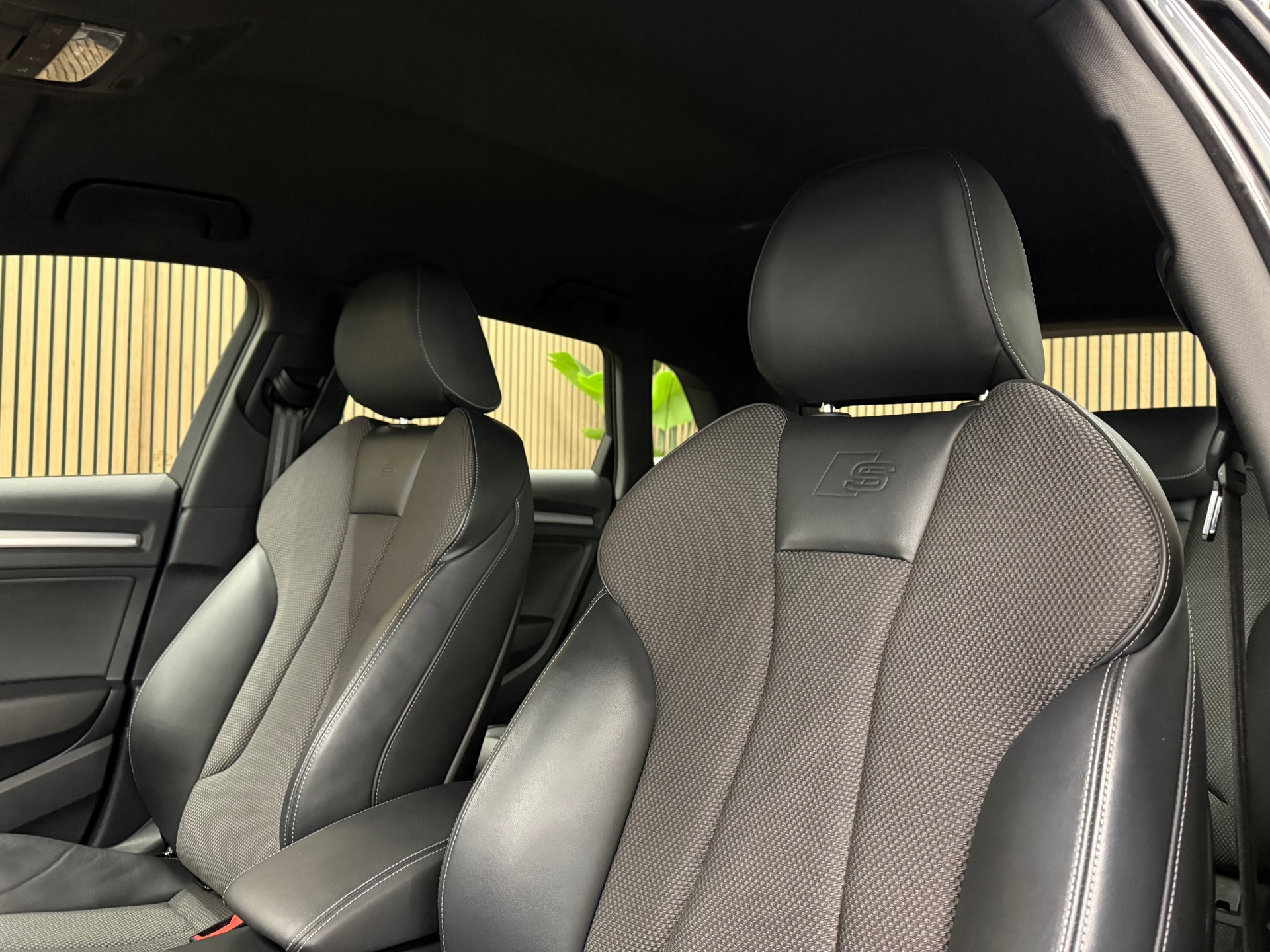 https://www.autokooy.nl//xml/images/54728447-12.JPG