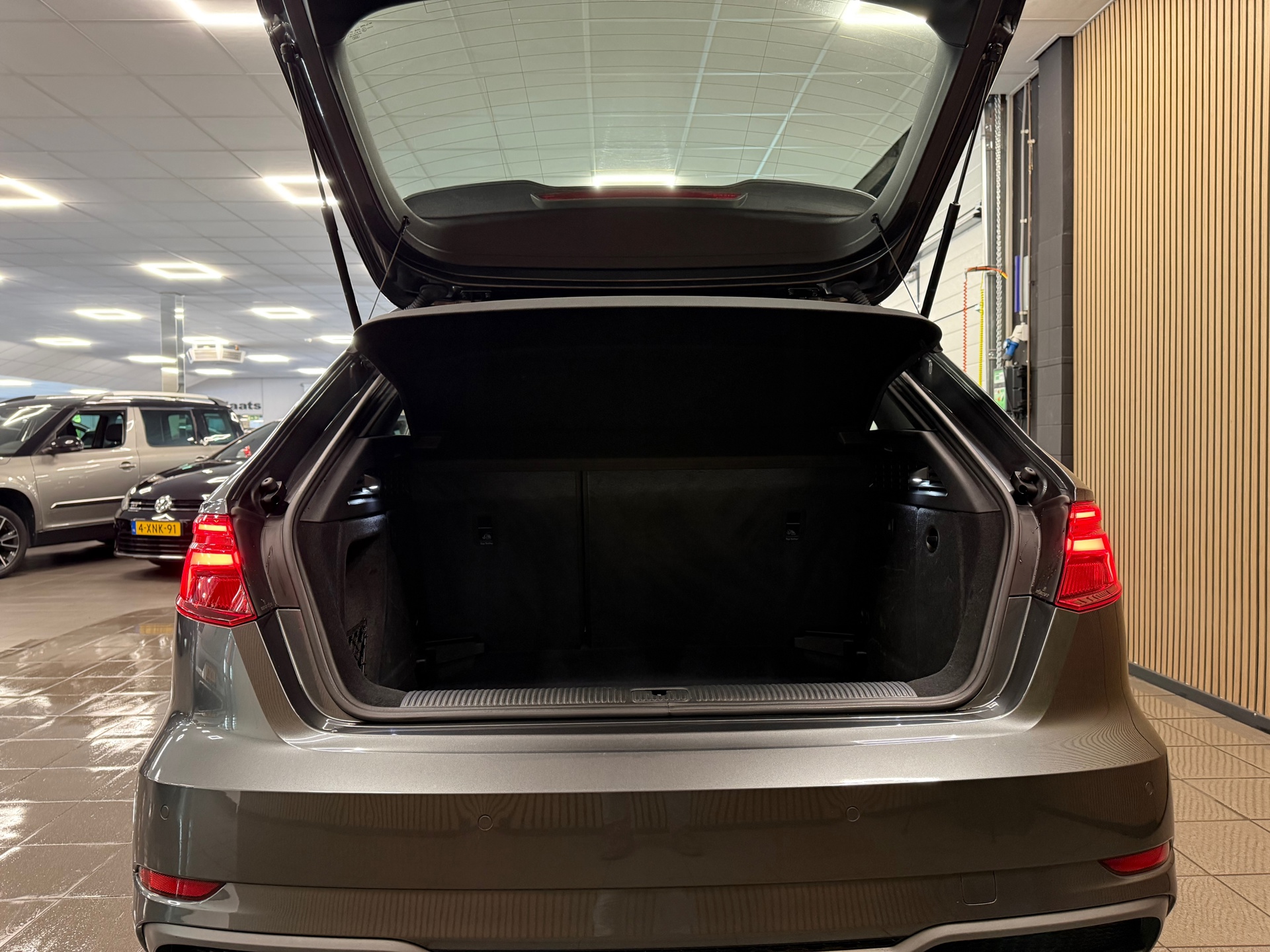https://www.autokooy.nl//xml/images/54728447-5.JPG