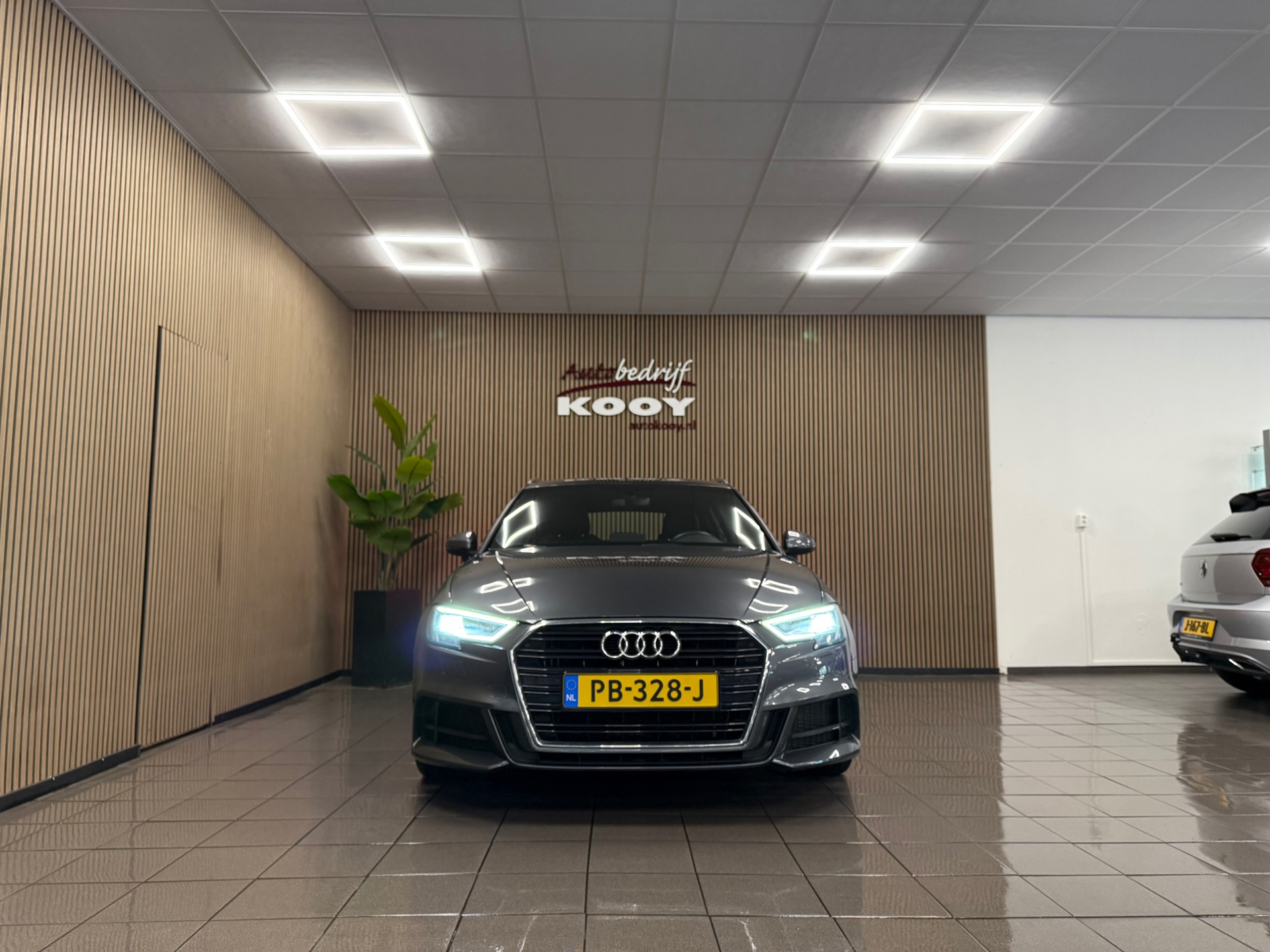 https://www.autokooy.nl//xml/images/54728447-8.JPG