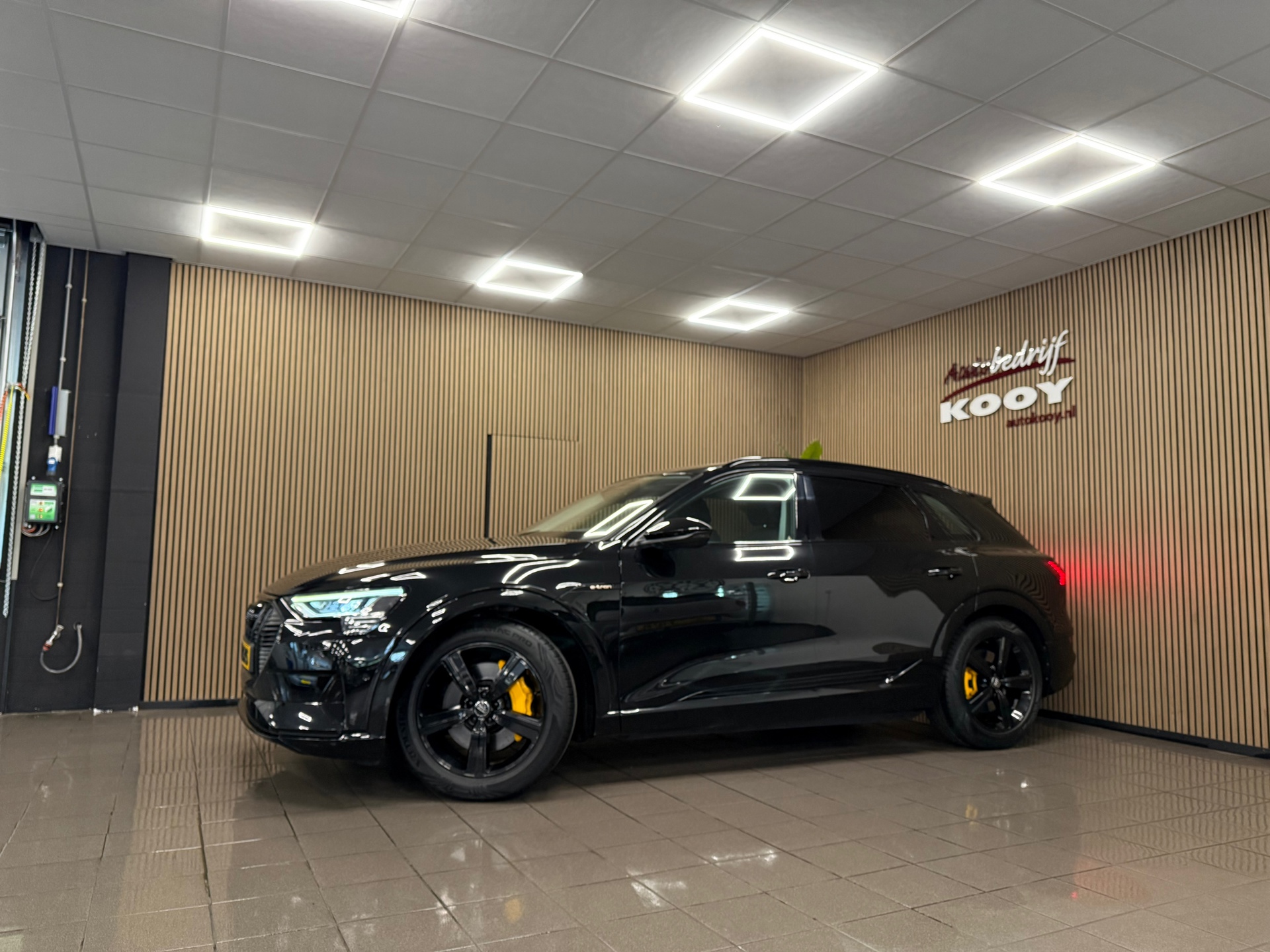 https://www.autokooy.nl//xml/images/54728537-10.JPG