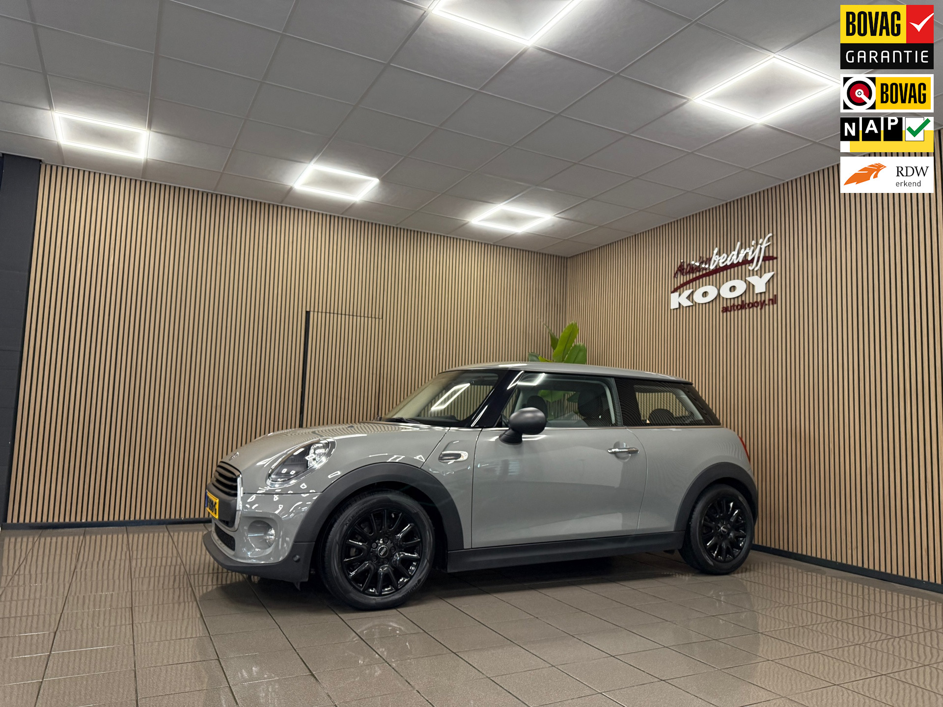 Mini 3-Deurs 1.5 One * Automaat / 1e Eig / Panoramadak / Dealer onderhouden / NL Auto *