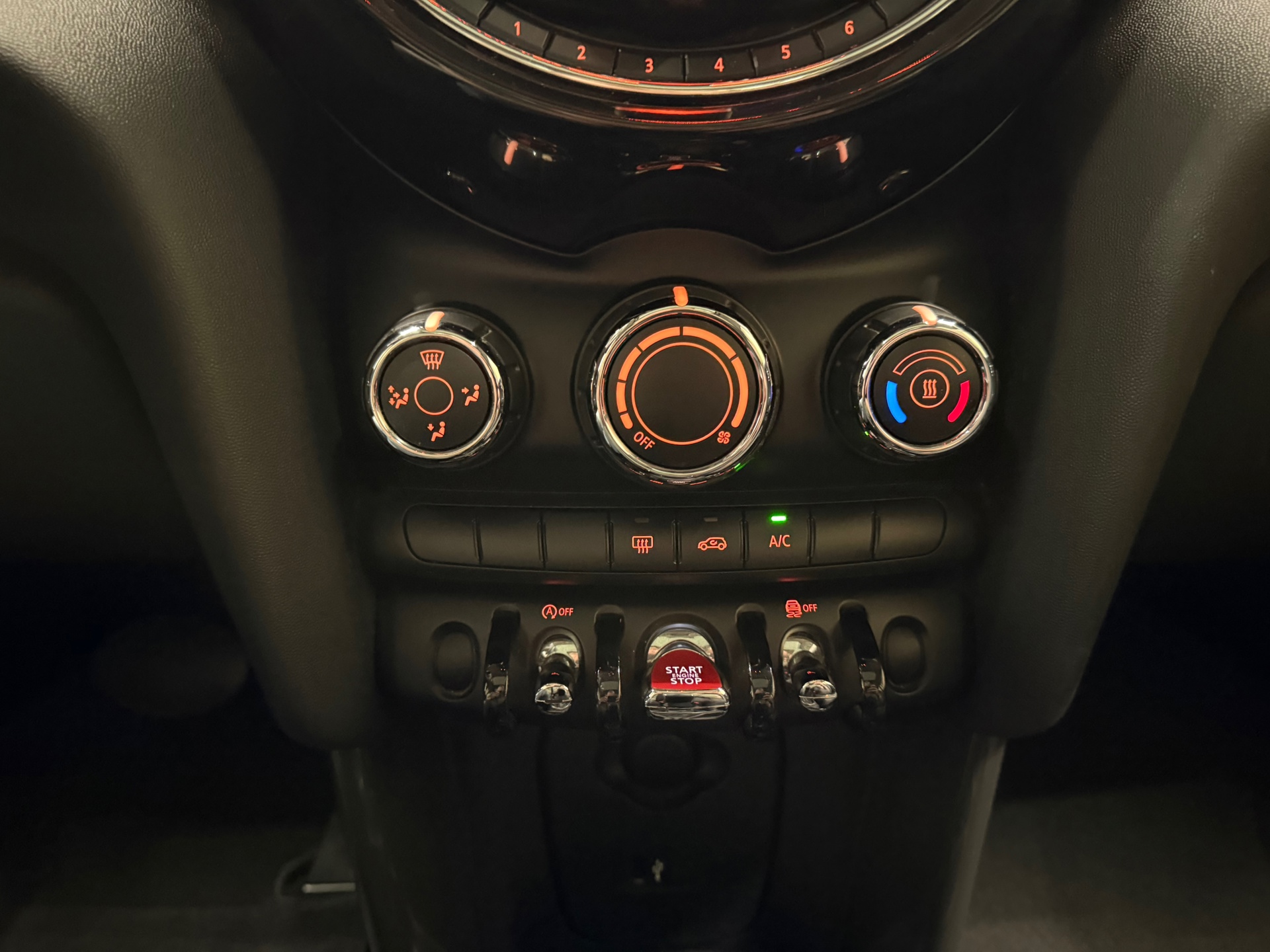 https://www.autokooy.nl//xml/images/54754642-17.JPG