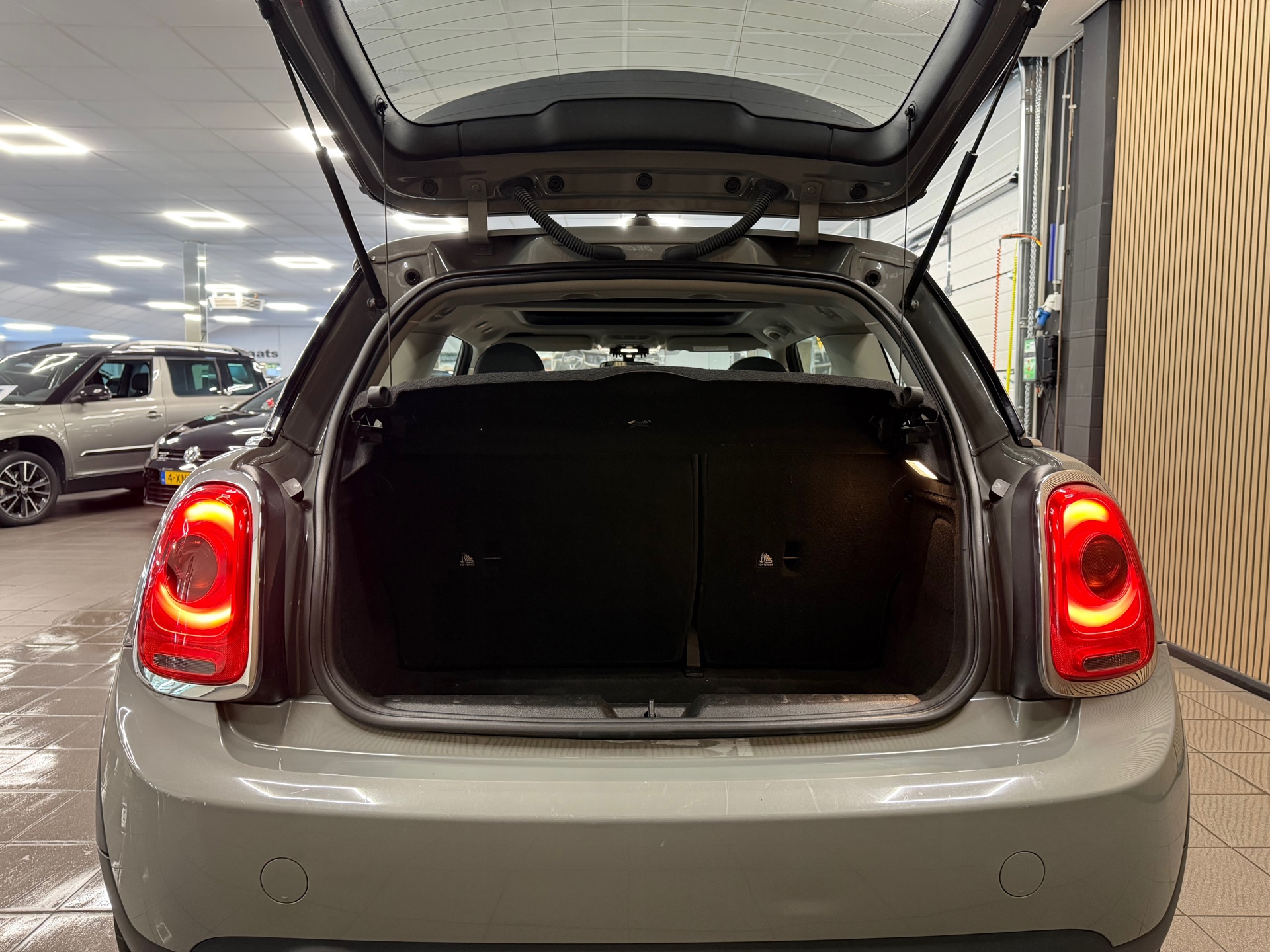 https://www.autokooy.nl//xml/images/54754642-5.JPG