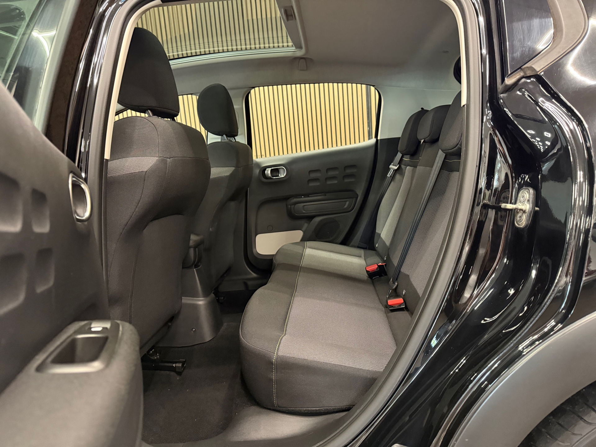 https://www.autokooy.nl//xml/images/54794755-20.JPG