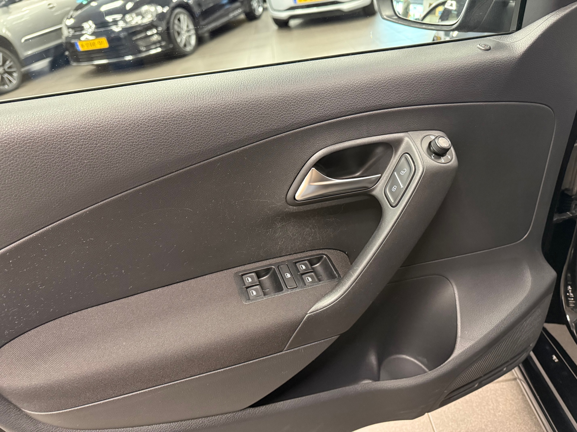 https://www.autokooy.nl//xml/images/54820612-10.JPG