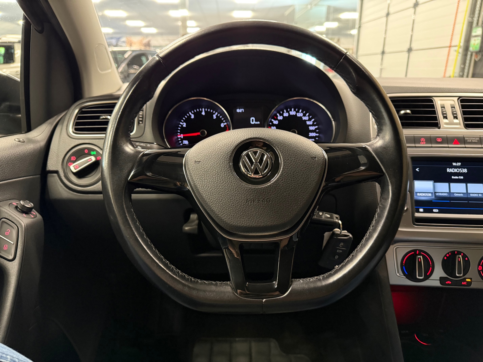 https://www.autokooy.nl//xml/images/54820612-13.JPG