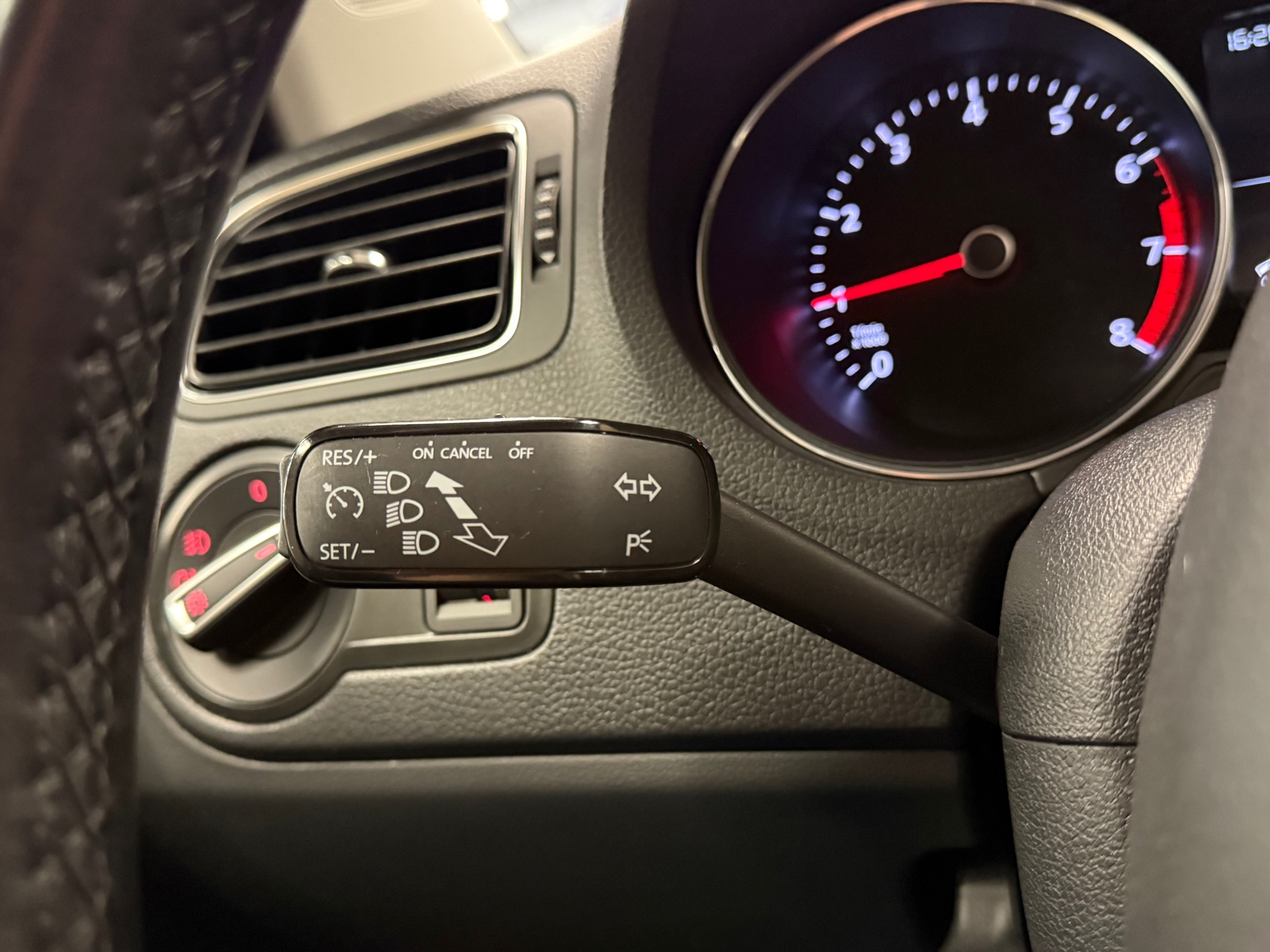 https://www.autokooy.nl//xml/images/54820612-15.JPG