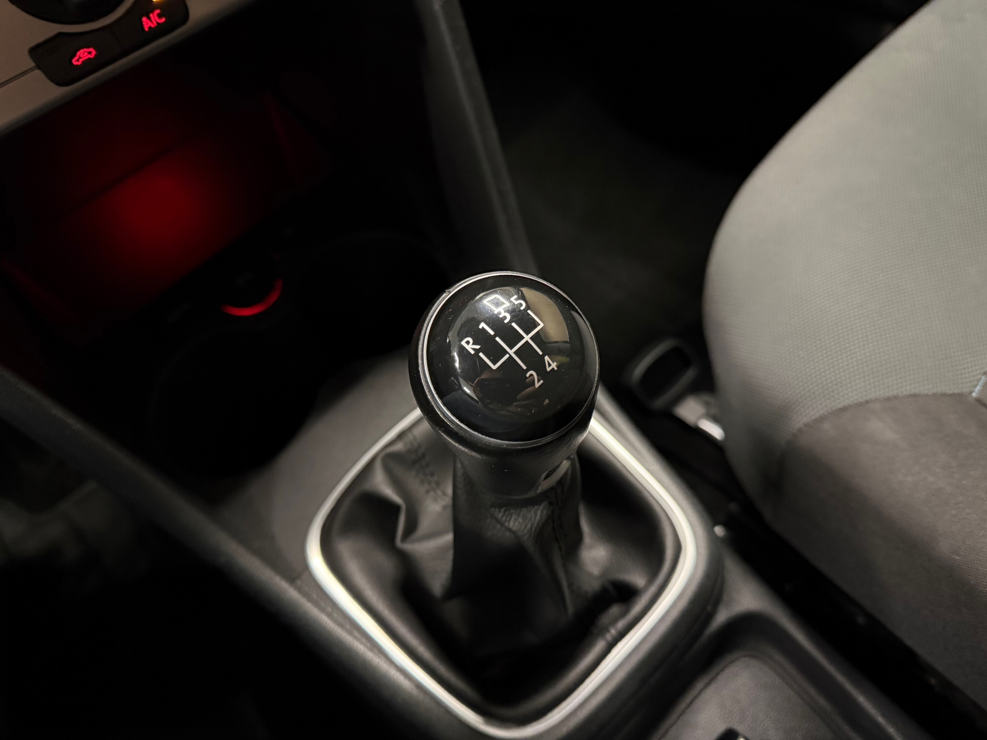 https://www.autokooy.nl//xml/images/54820612-19.JPG