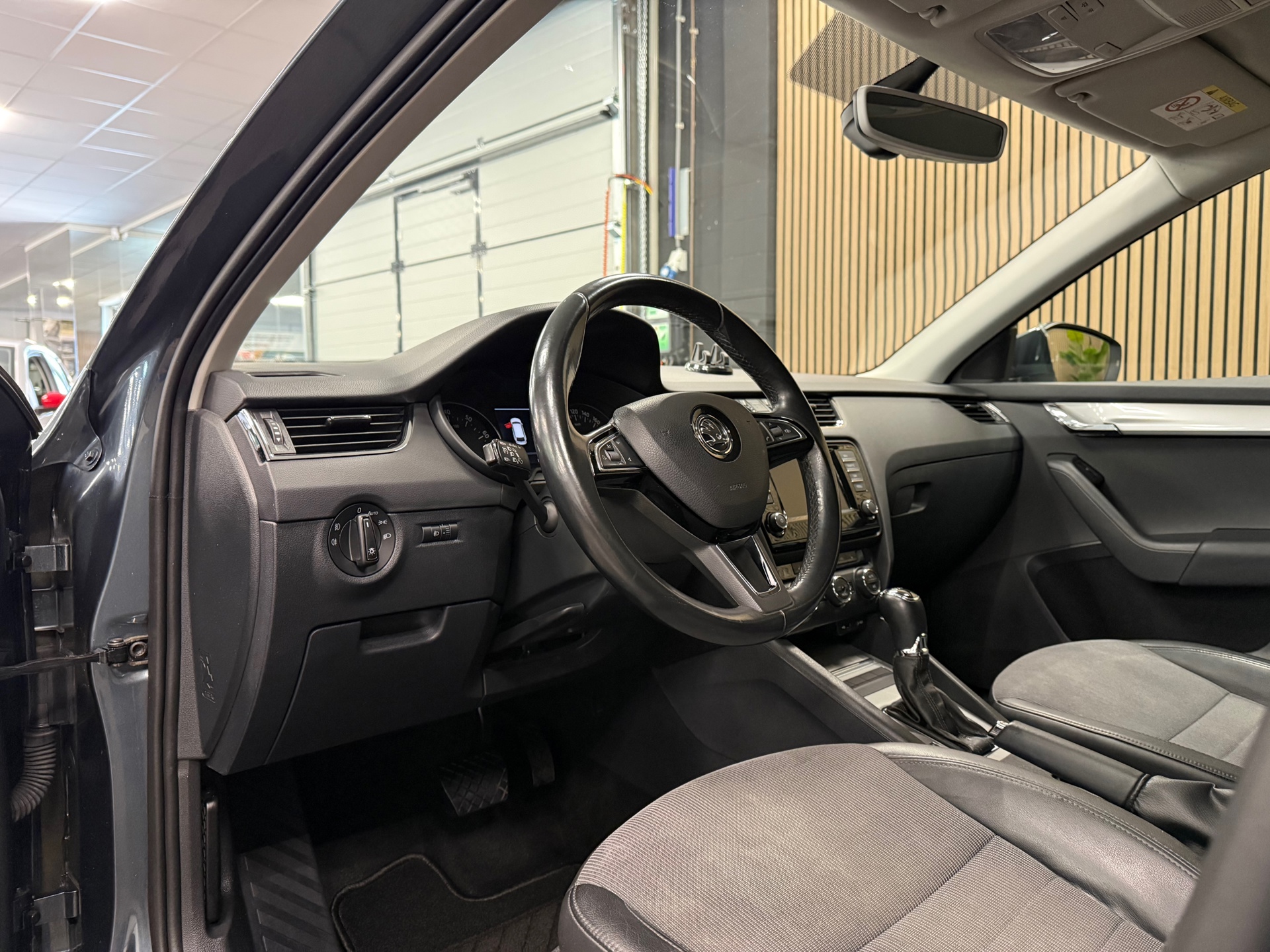 https://www.autokooy.nl//xml/images/54820794-12.JPG