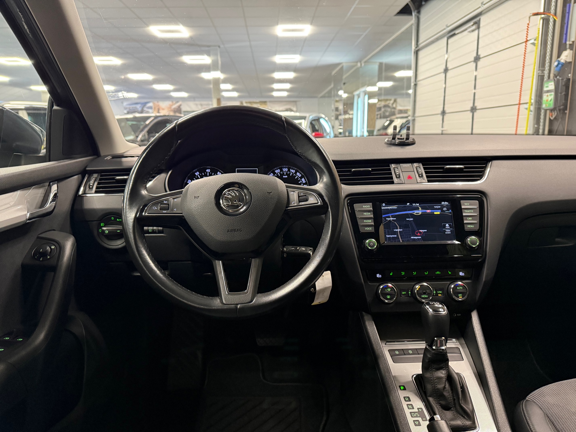 https://www.autokooy.nl//xml/images/54820794-21.JPG