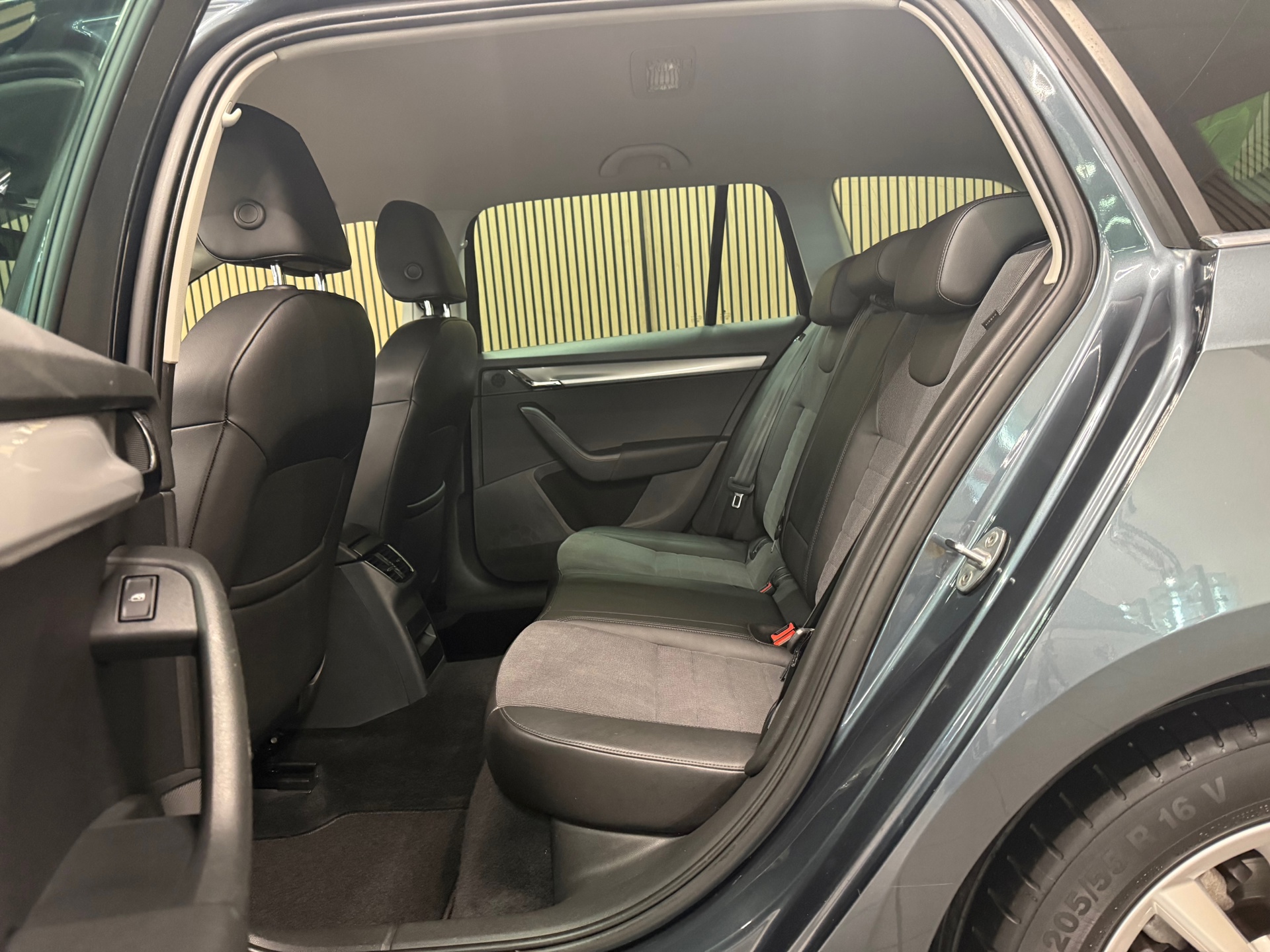 https://www.autokooy.nl//xml/images/54820794-22.JPG