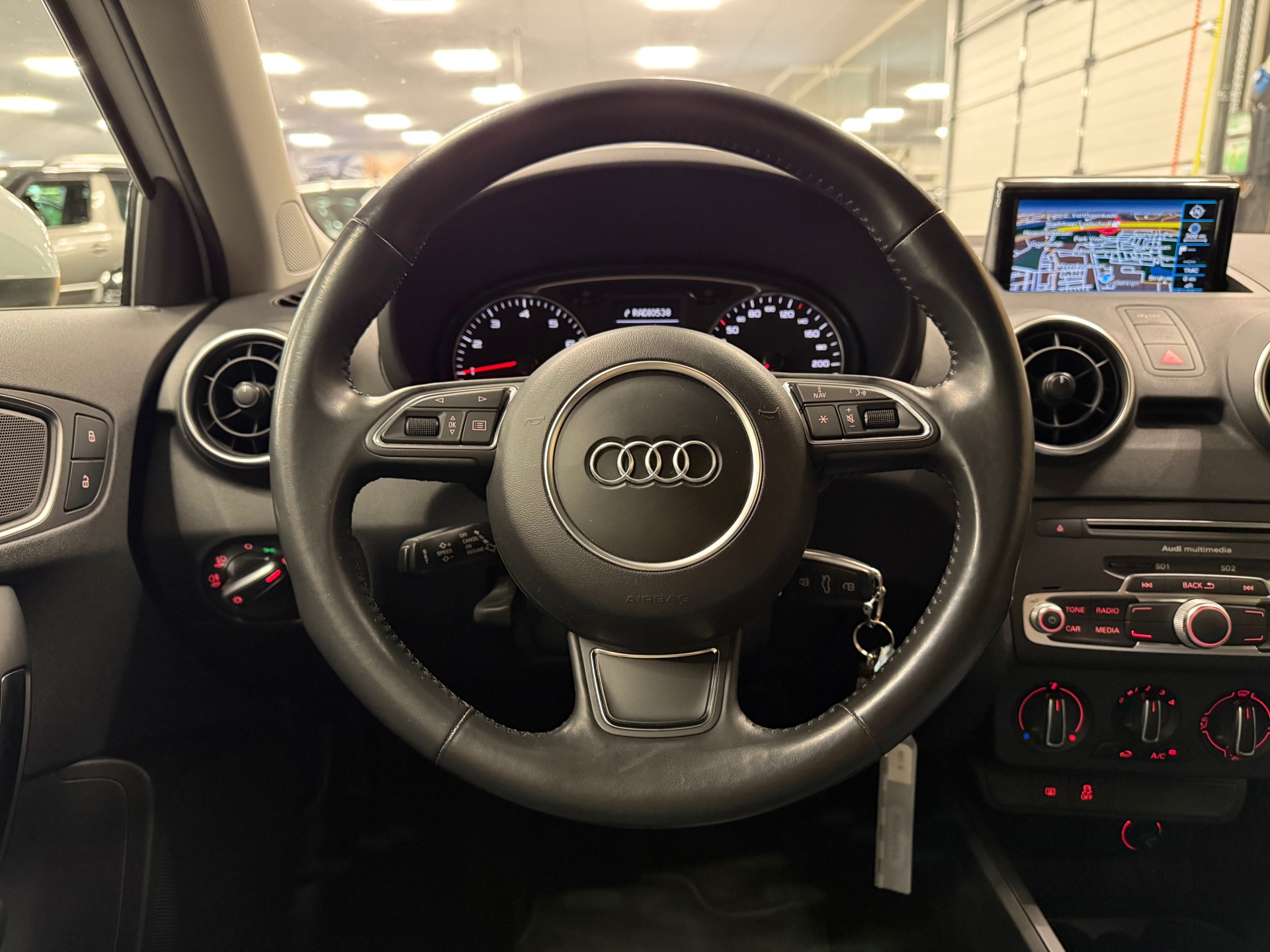 https://www.autokooy.nl//xml/images/54847107-14.JPG