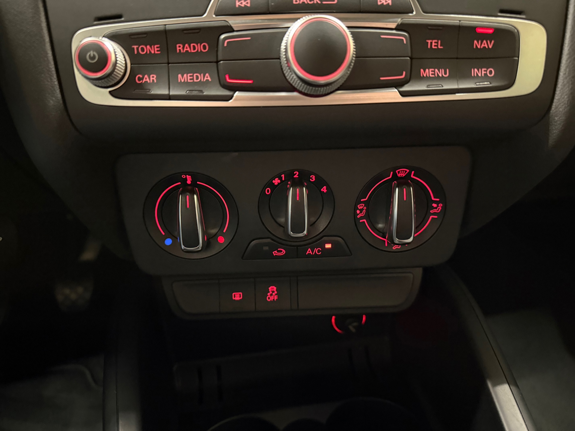 https://www.autokooy.nl//xml/images/54847107-20.JPG