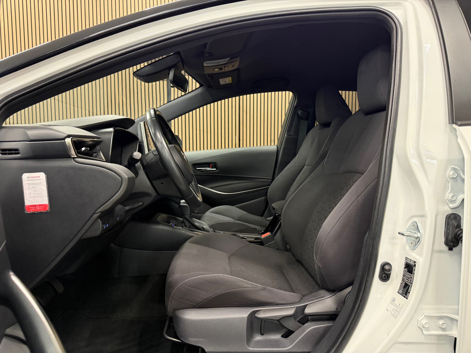 https://www.autokooy.nl//xml/images/54847175-11.JPG