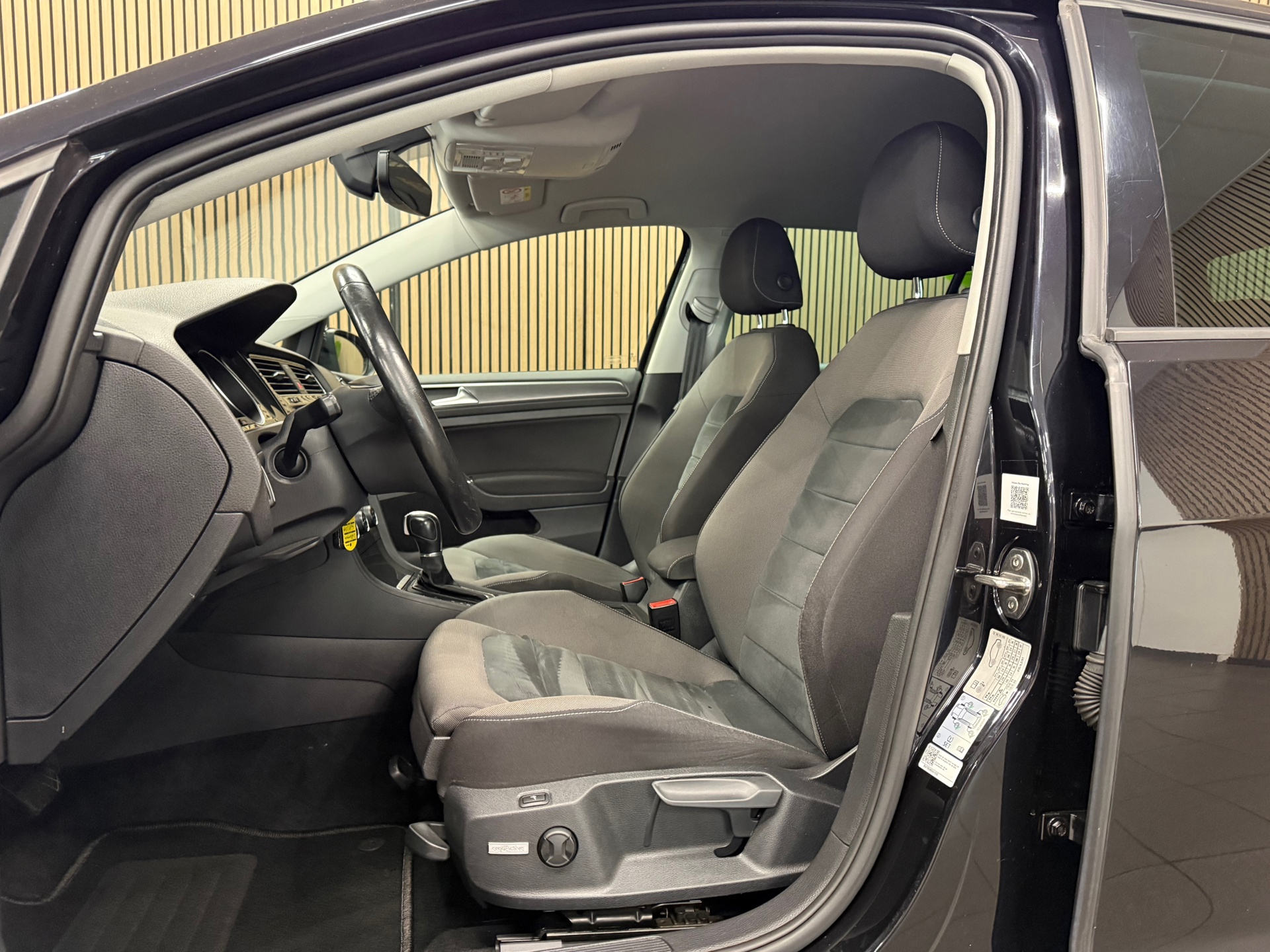 https://www.autokooy.nl//xml/images/54872219-11.JPG