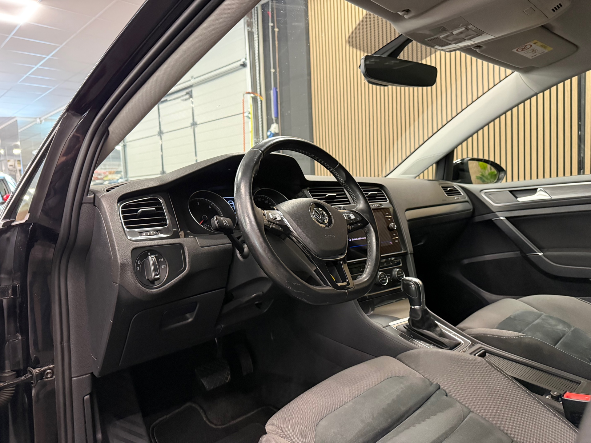 https://www.autokooy.nl//xml/images/54872219-12.JPG