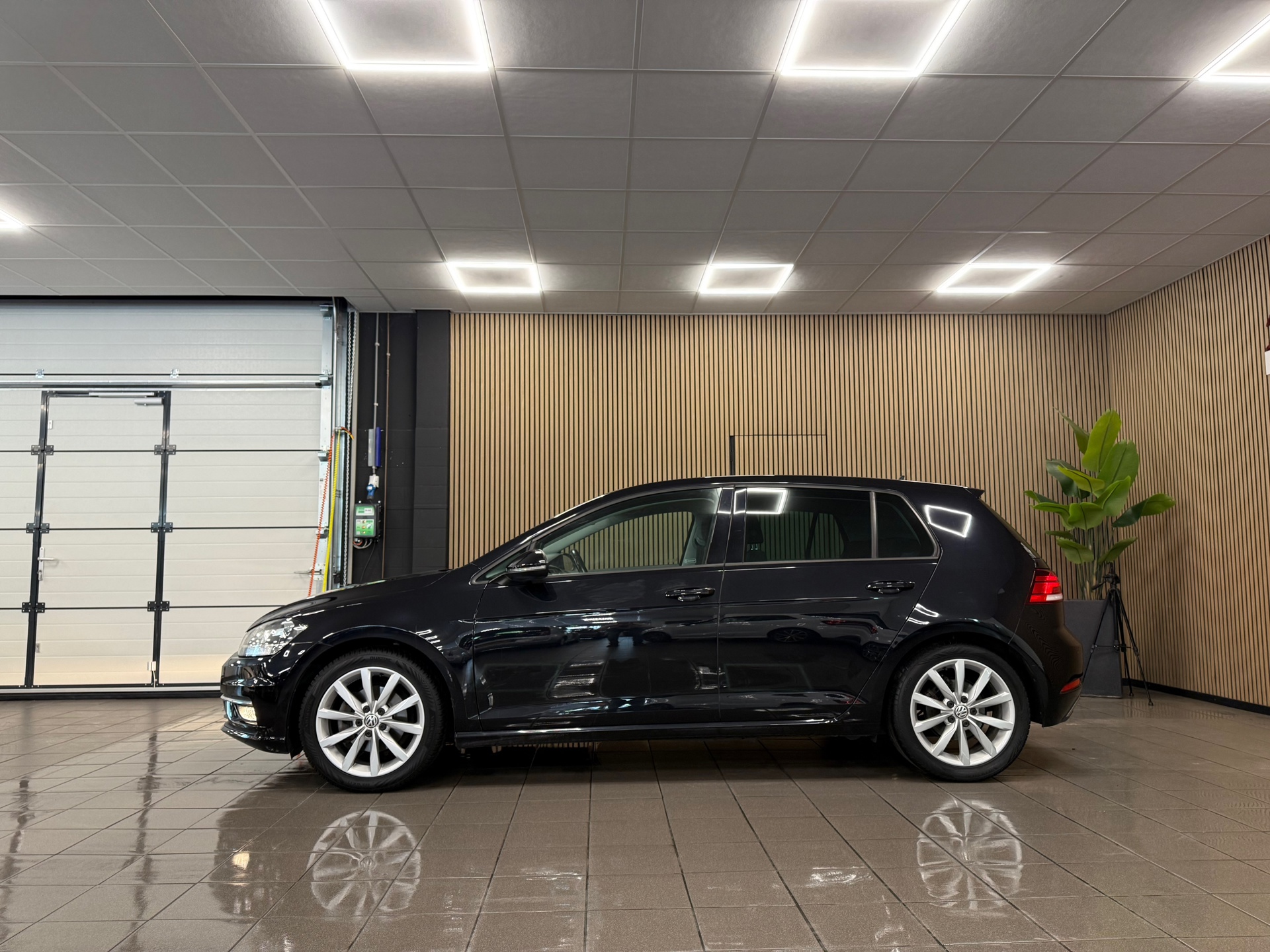 https://www.autokooy.nl//xml/images/54872219-2.JPG