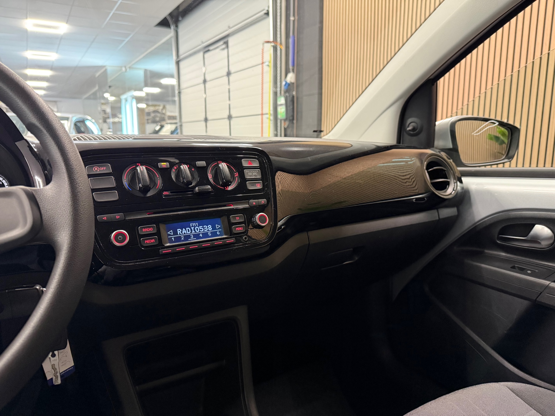 https://www.autokooy.nl//xml/images/54872381-17.JPG