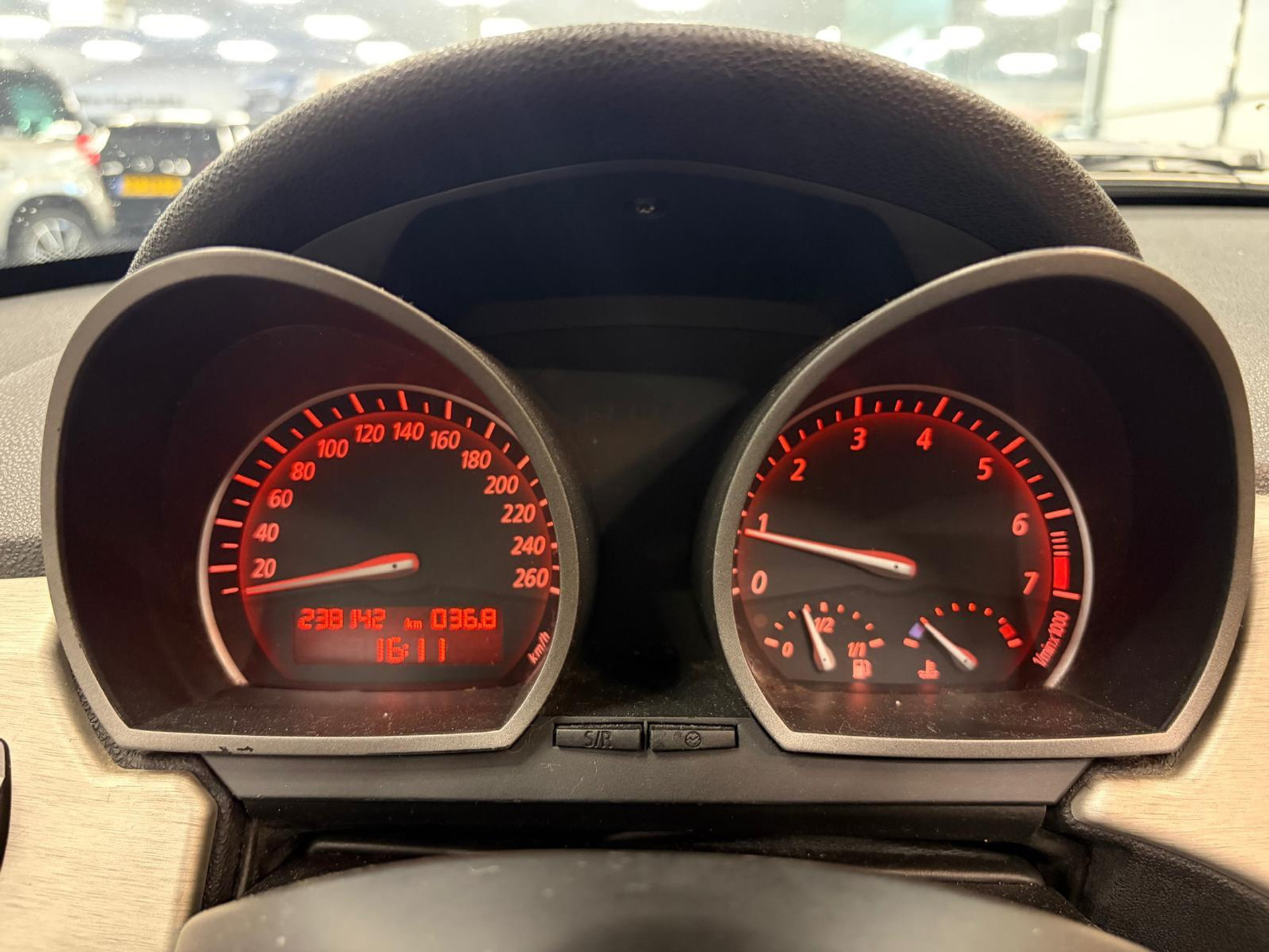 https://www.autokooy.nl//xml/images/54895971-13.JPG